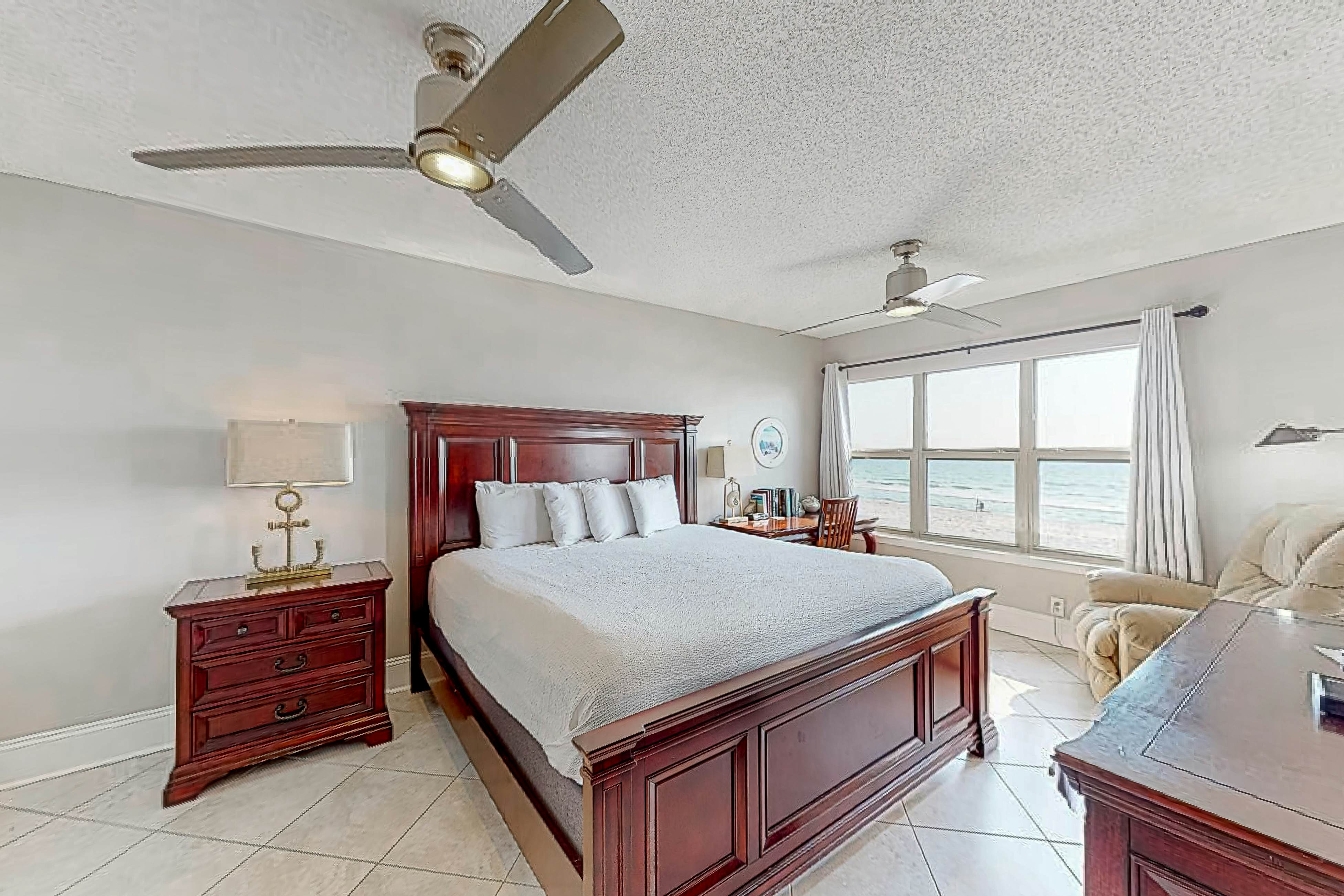 Emerald Towers West 2007