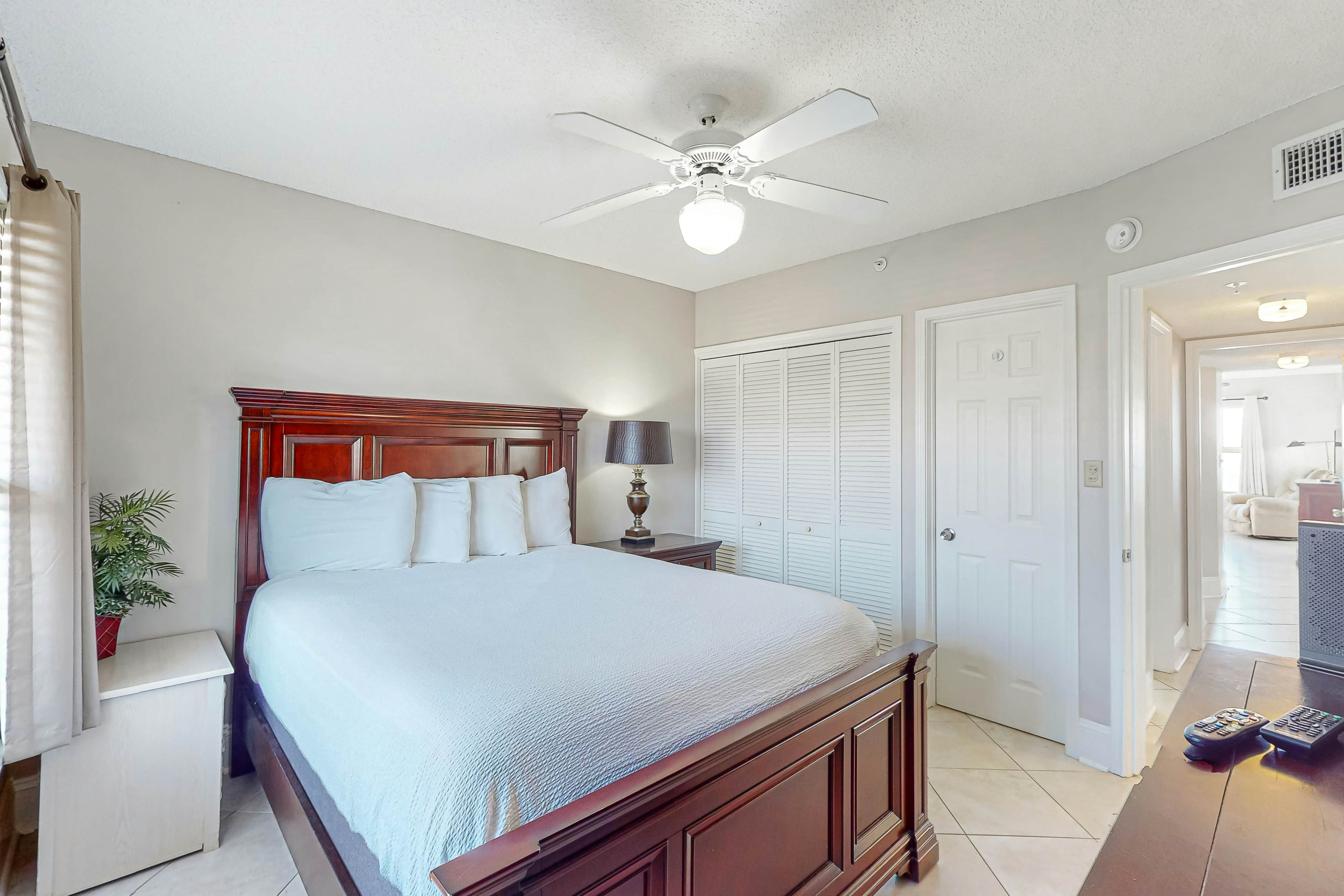 Emerald Towers West 2007