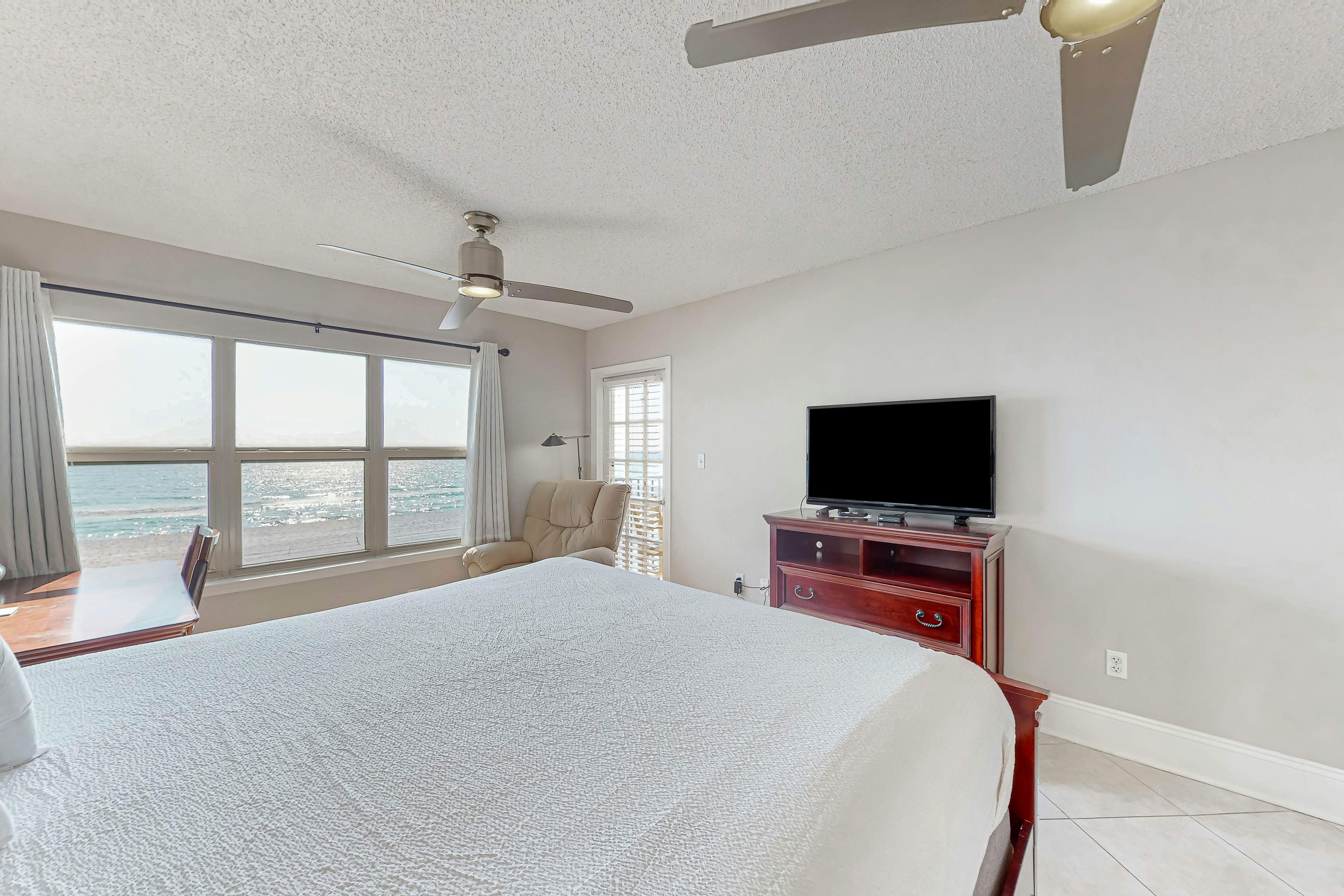 Emerald Towers West 2007