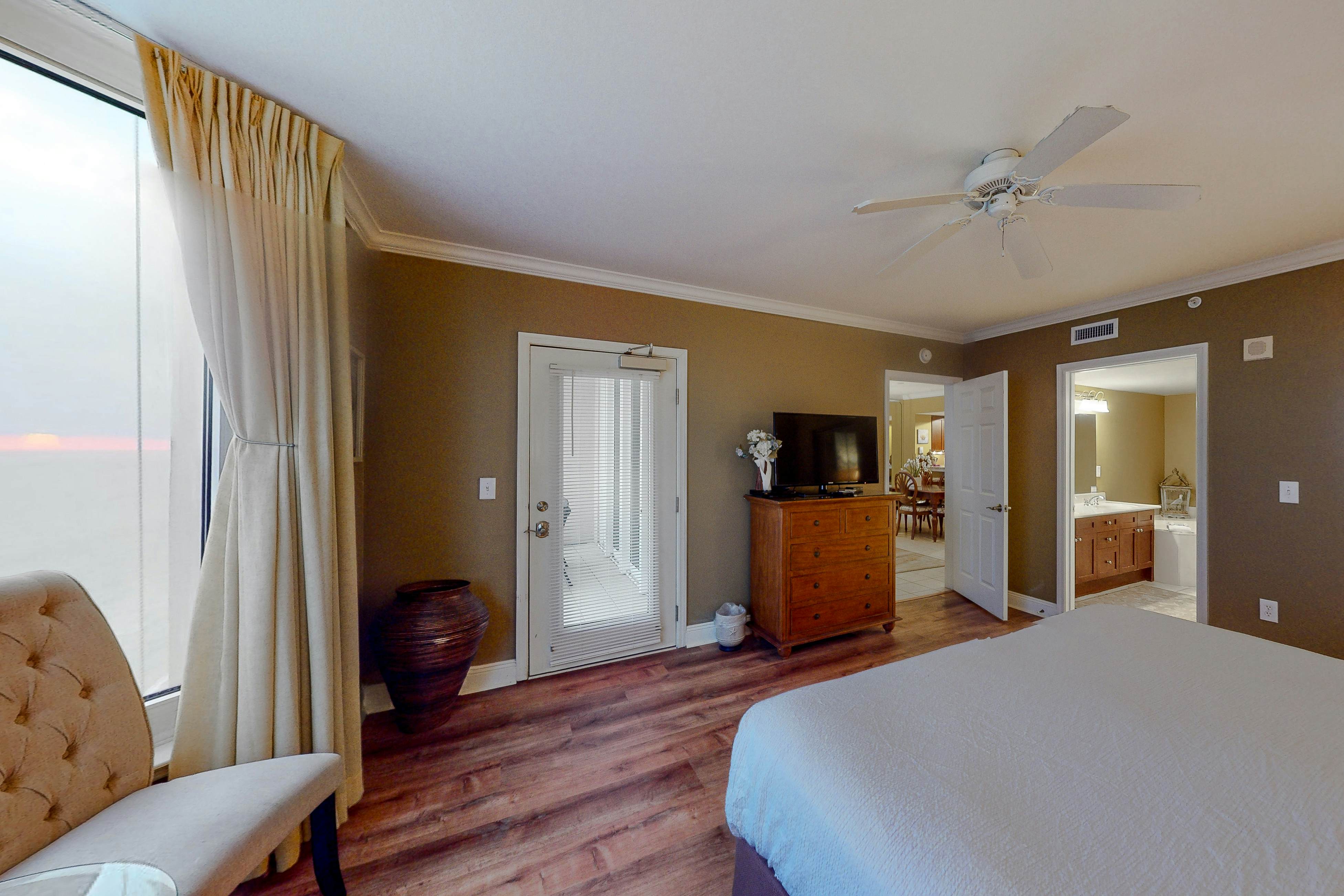 Emerald Beach Resort 2431