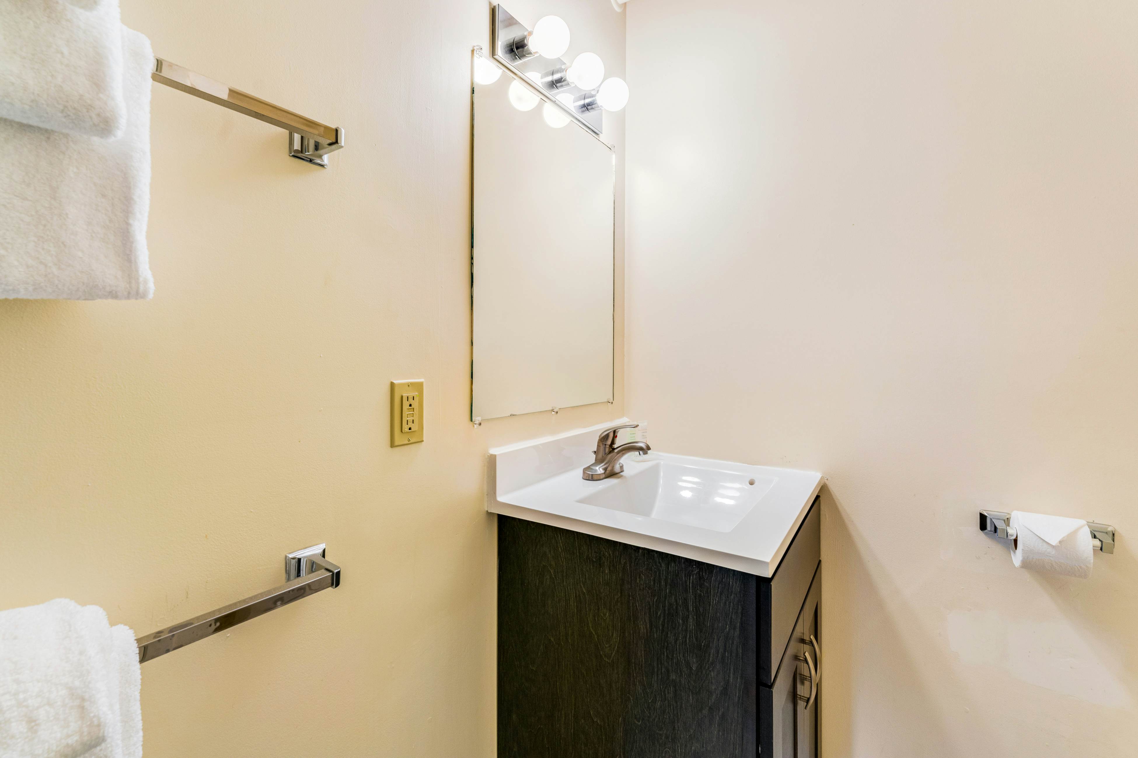 Mountainside Resort F303