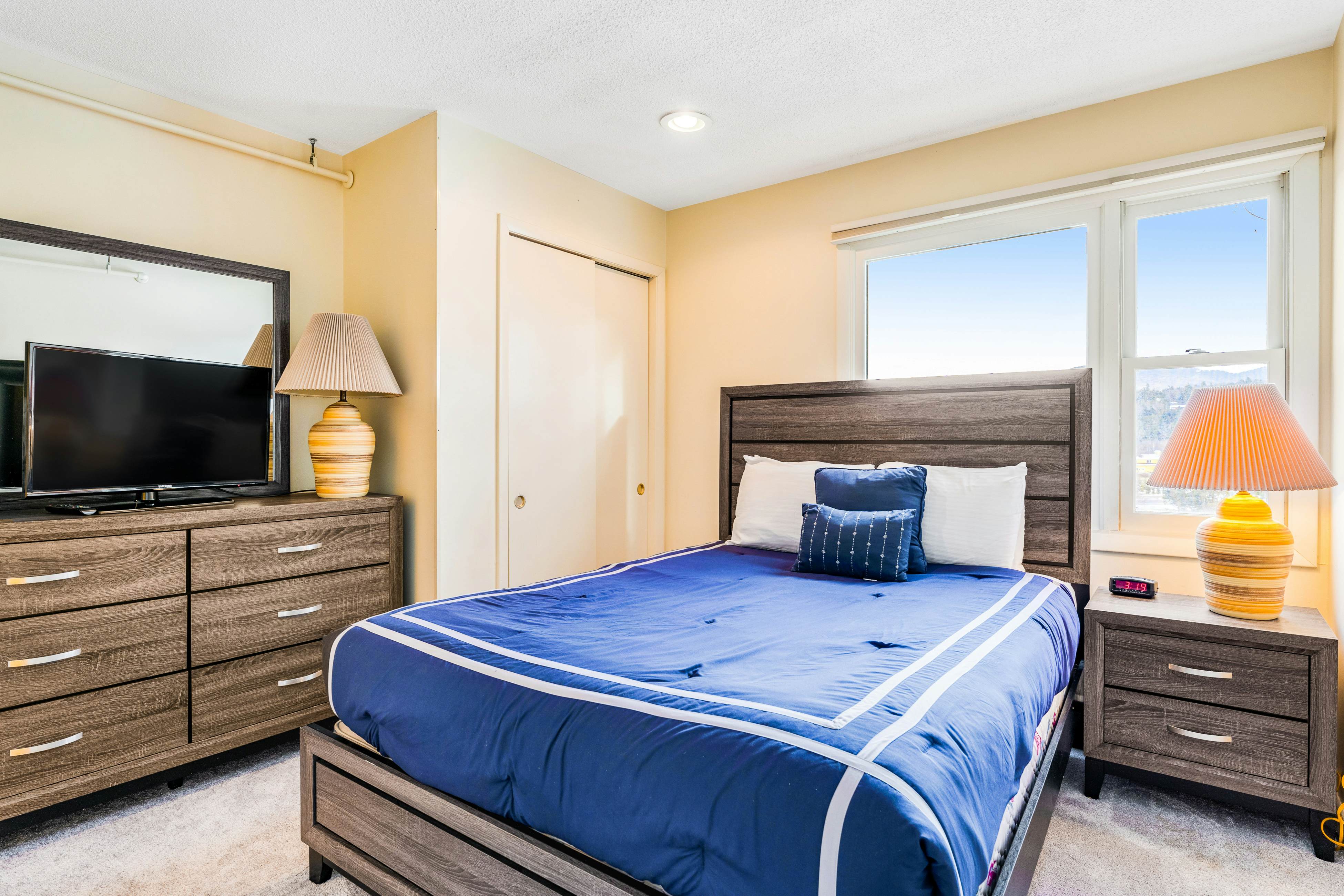 Mountainside Resort F303