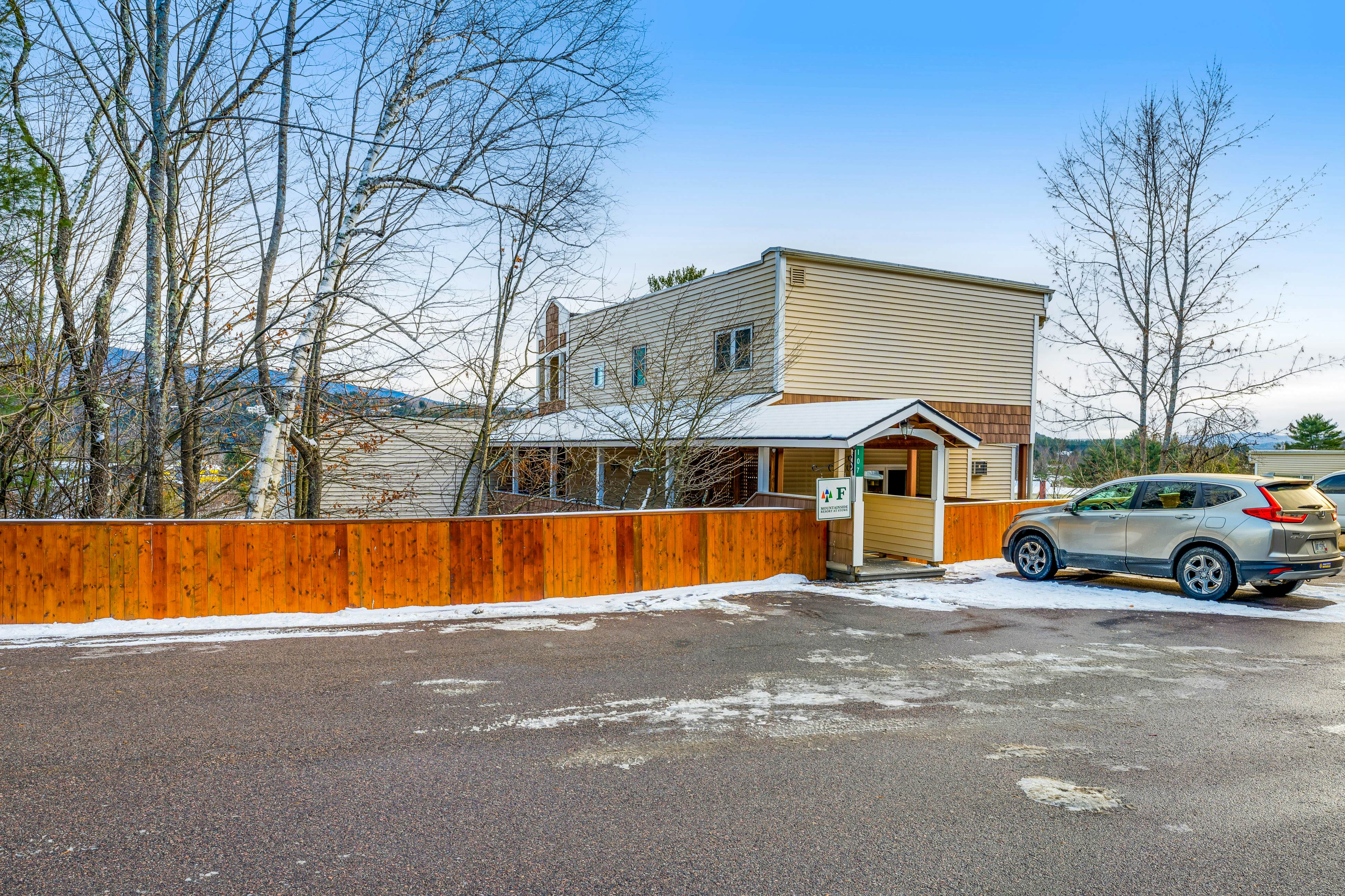 Mountainside Resort F303