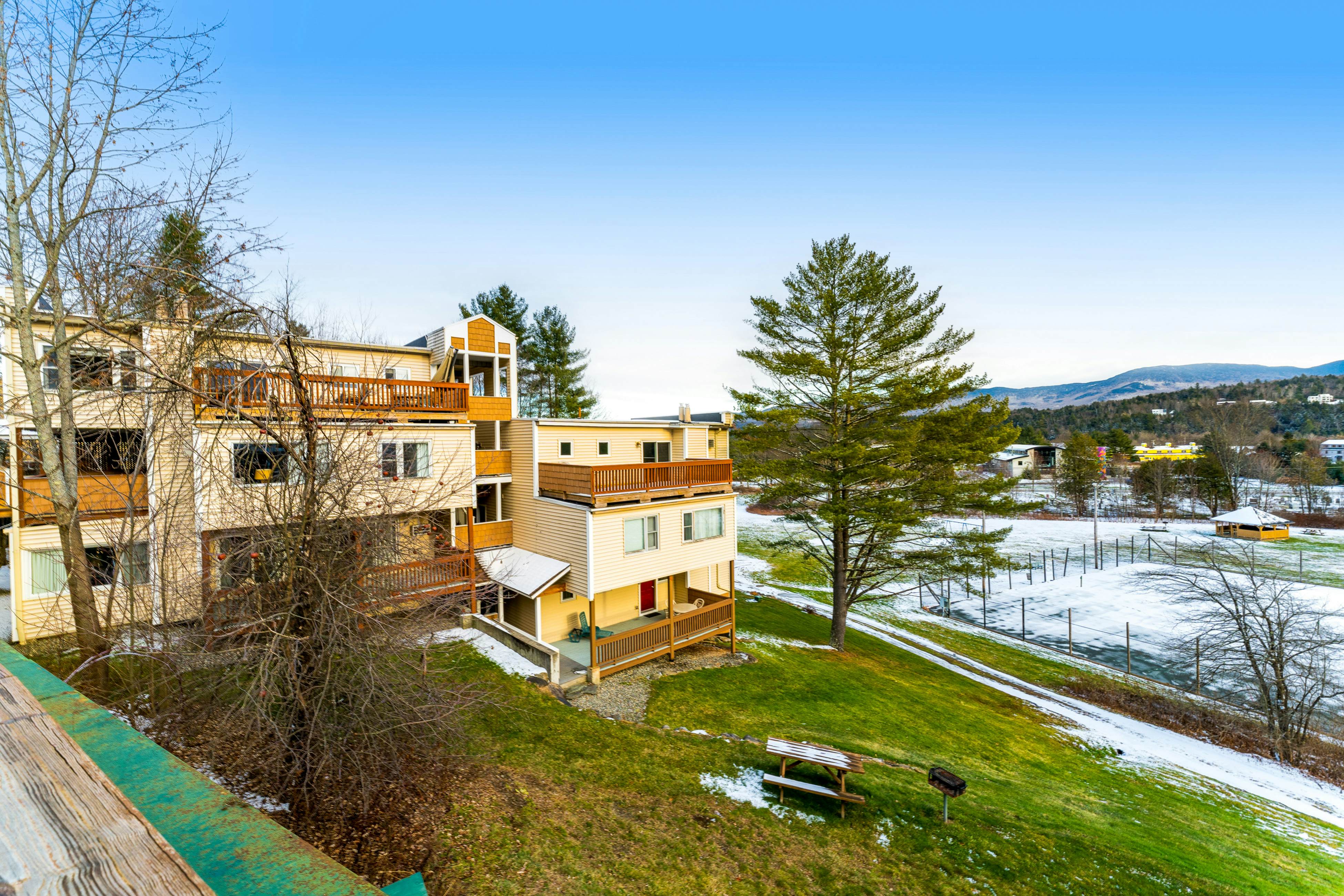 Mountainside Resort F303