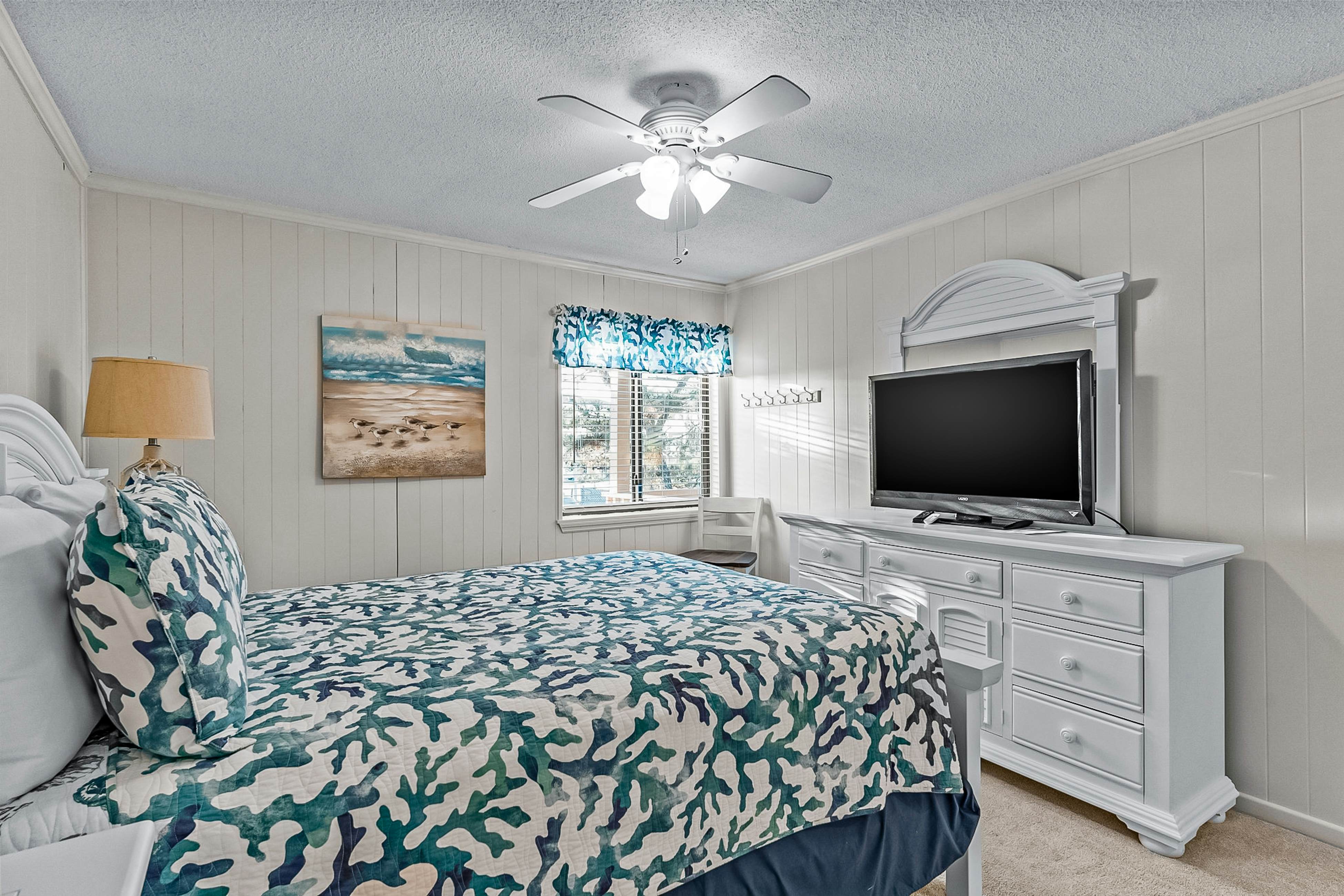 OIB Isle Retreat 2 BD Ocean Isle Beach, NC Vacation Rental Vacasa