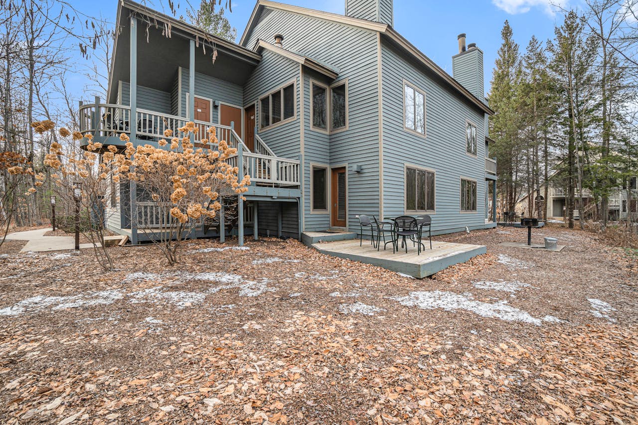 Wintergreen Condo, Unit 543 2 BD Thompsonville, MI Vacation Rental