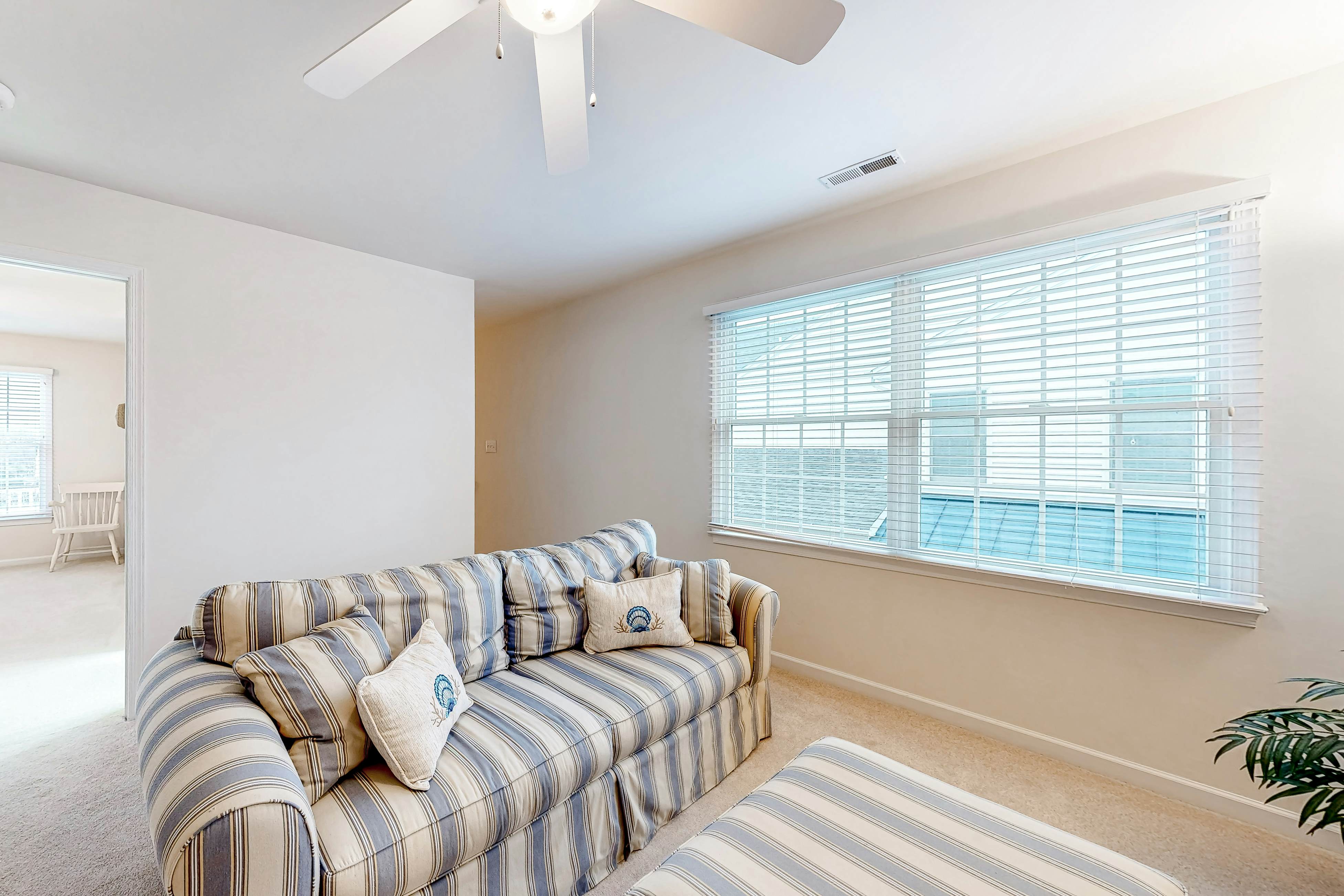 Bethany Lakes --- 38358 Virginia Dr