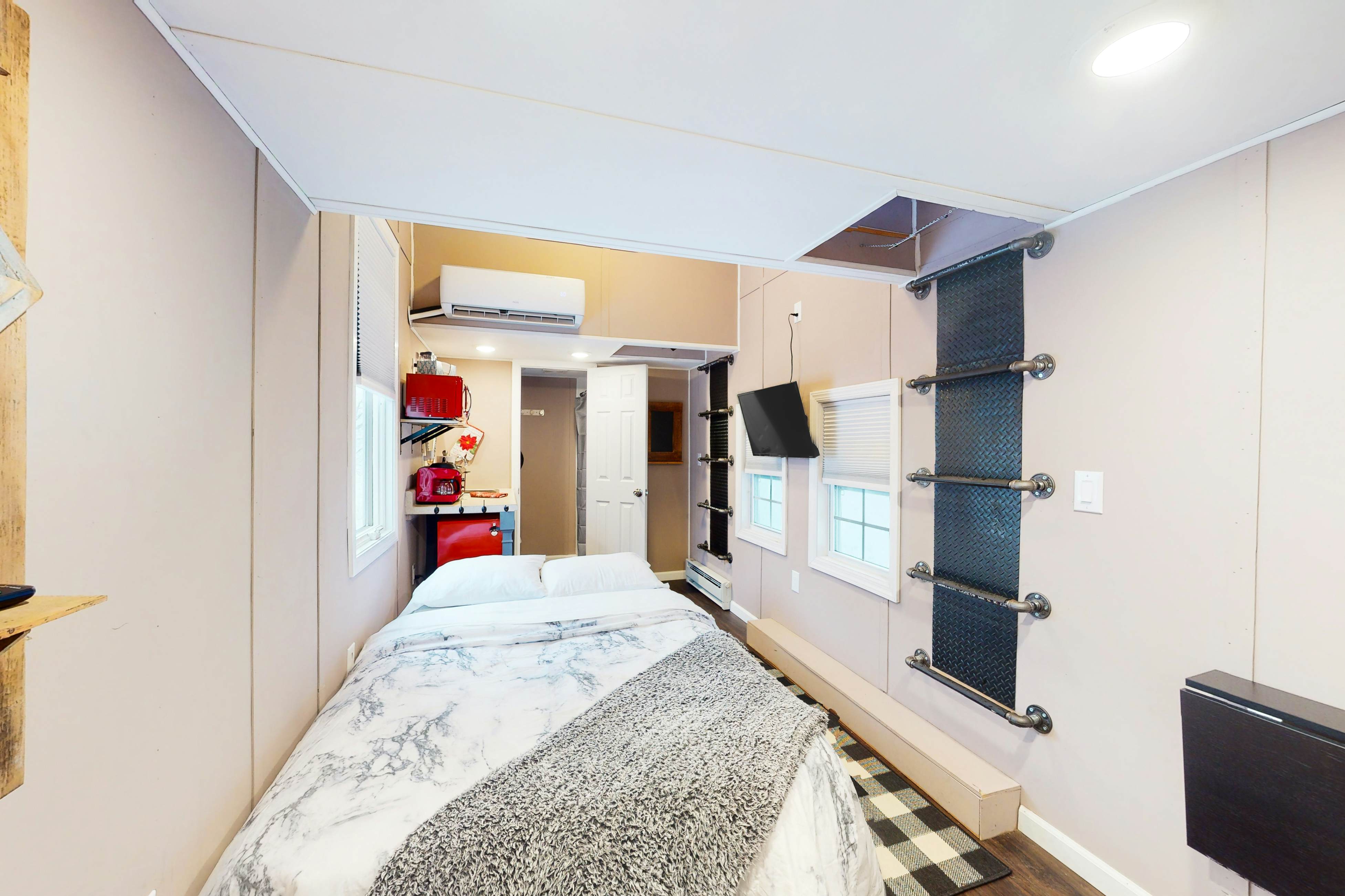 Tiny Homes on Pleasant