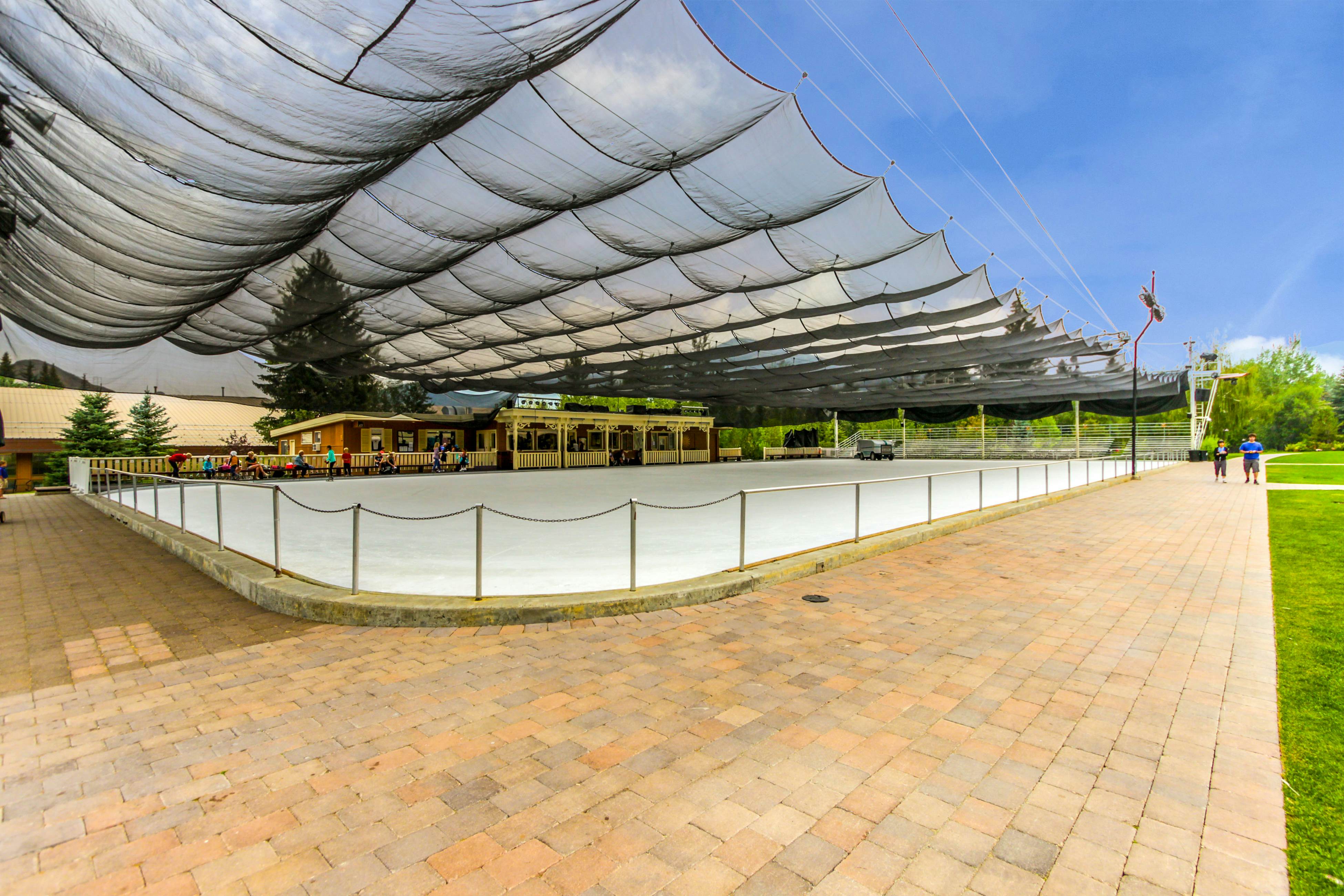 Single Level Ranch Condo in Elkhorn