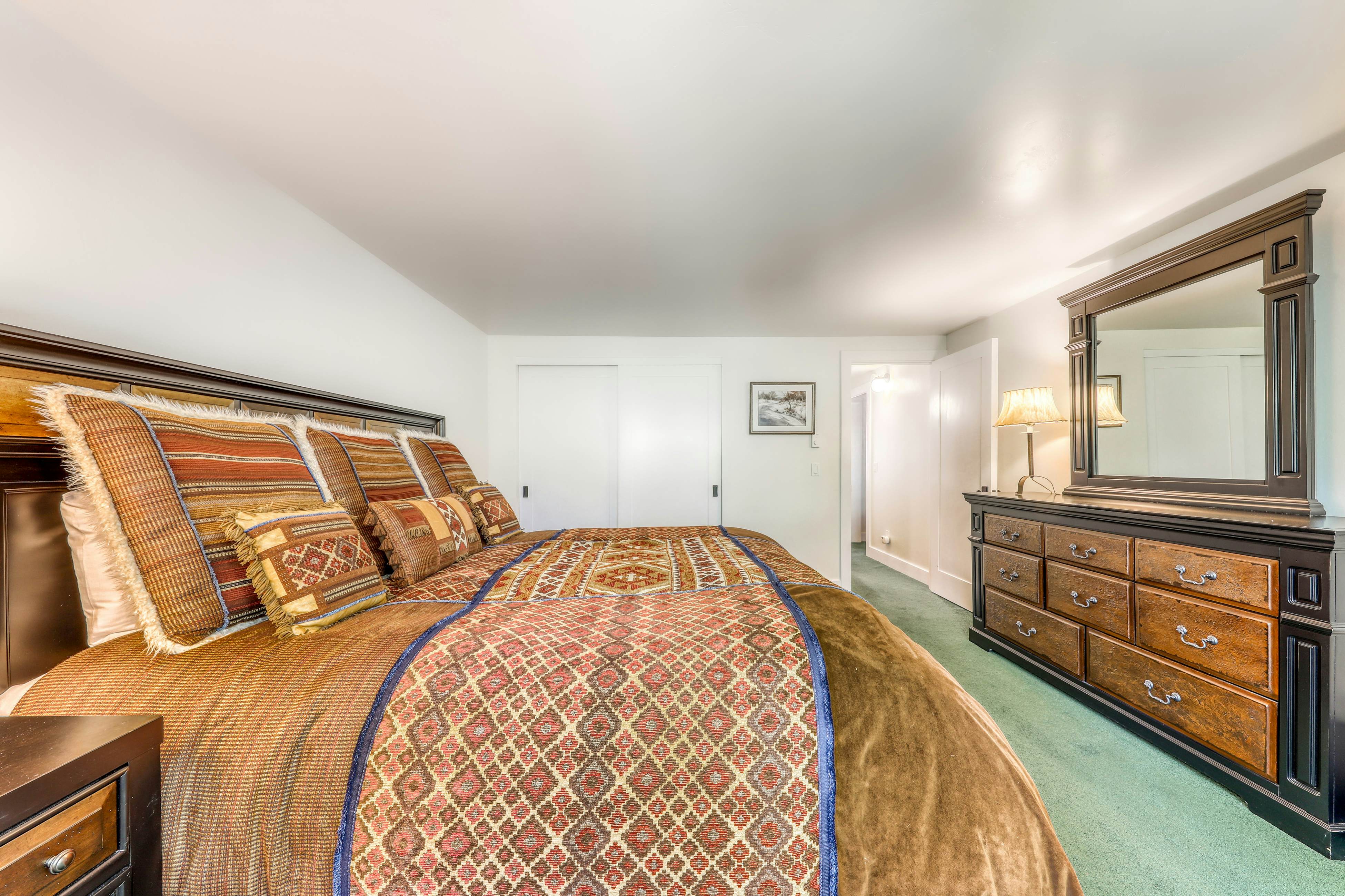 Single Level Ranch Condo in Elkhorn