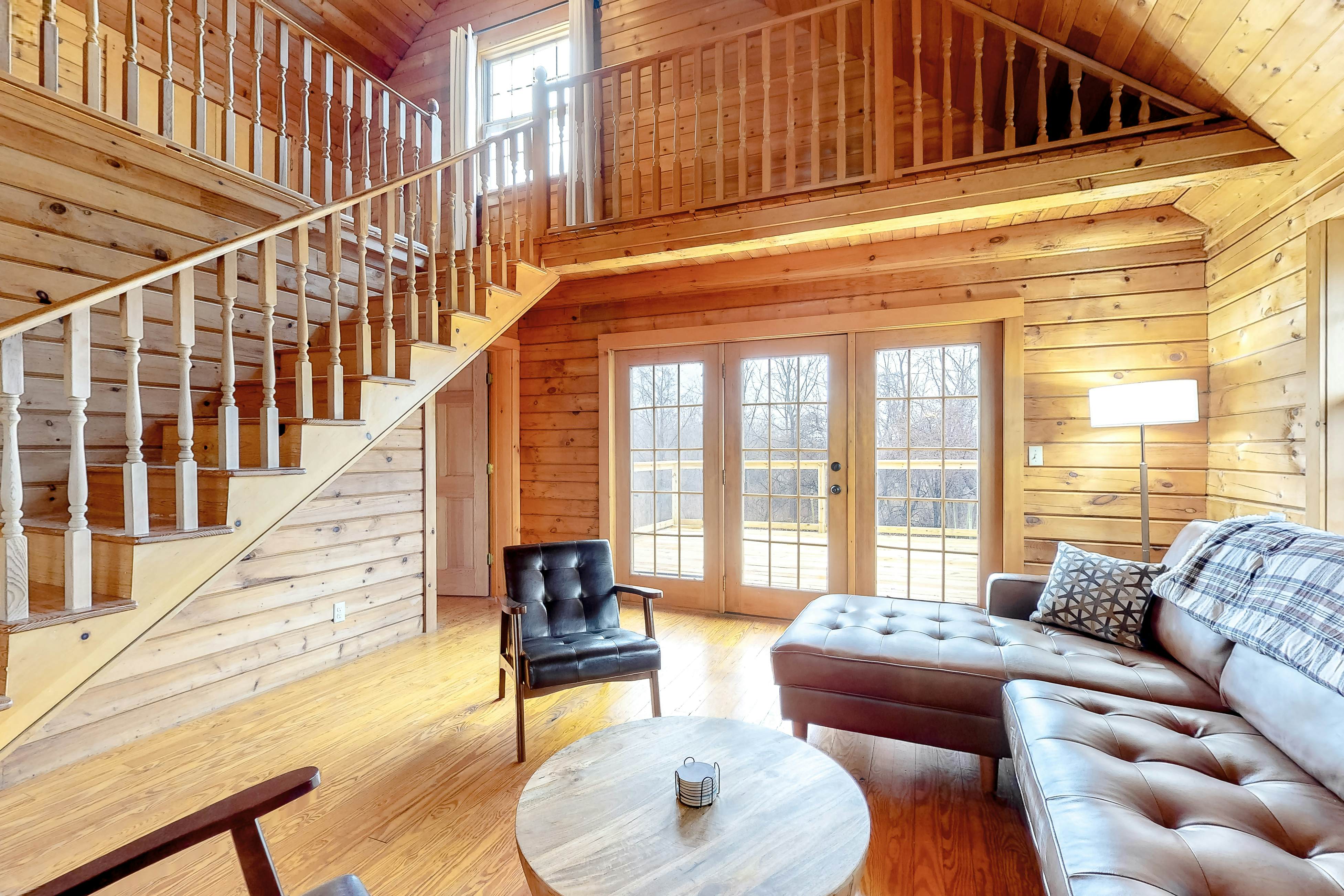 Modern Log Cabin with Vineyard Views 3 BD Penn Yan, NY Vacation