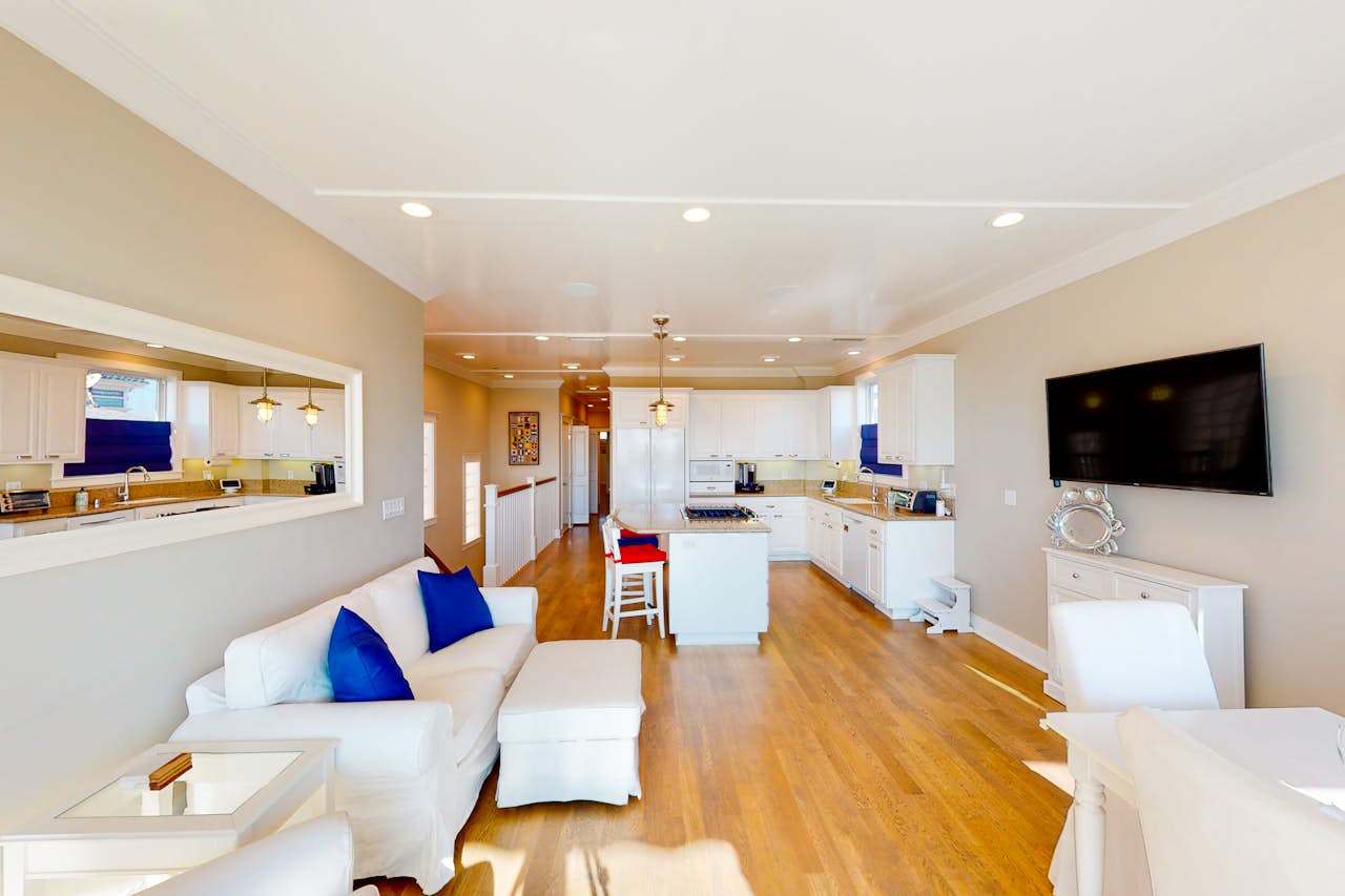 Gull Cottage 3 BD Seal Beach, CA Vacation Rental Vacasa