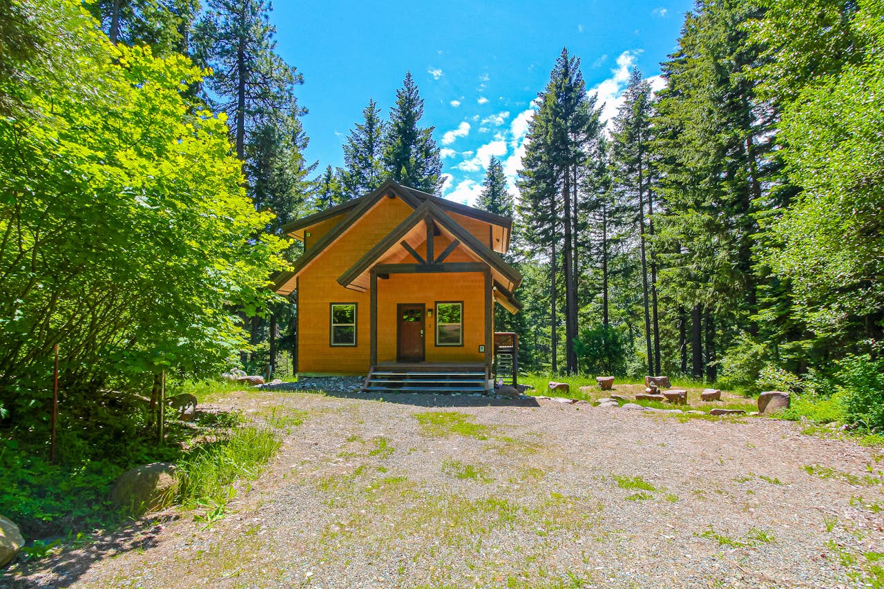 Elk Meadows Escape 2 BD Cle Elum, WA Vacation Rental Vacasa
