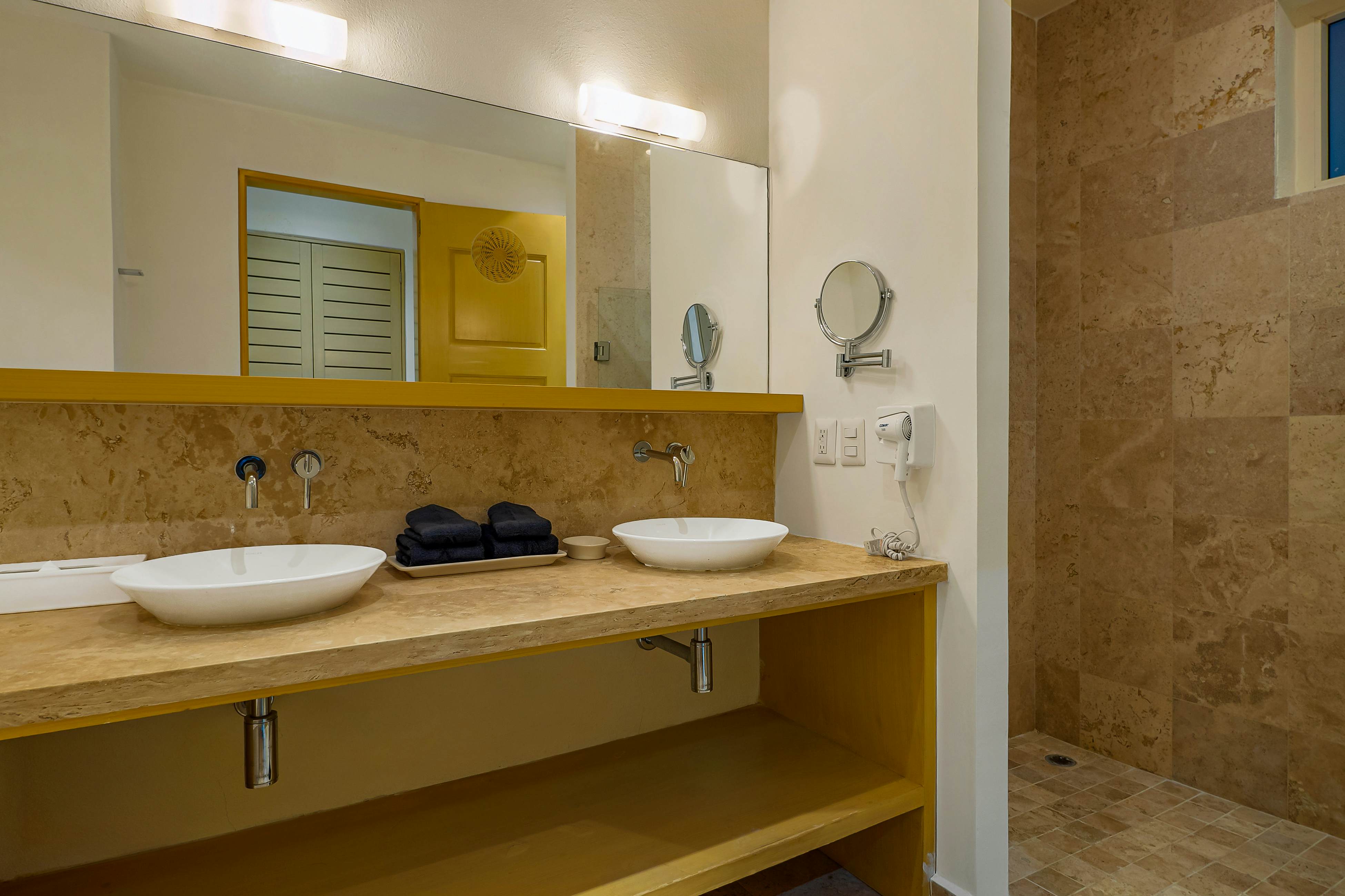 Condominios Taheima # 2110A