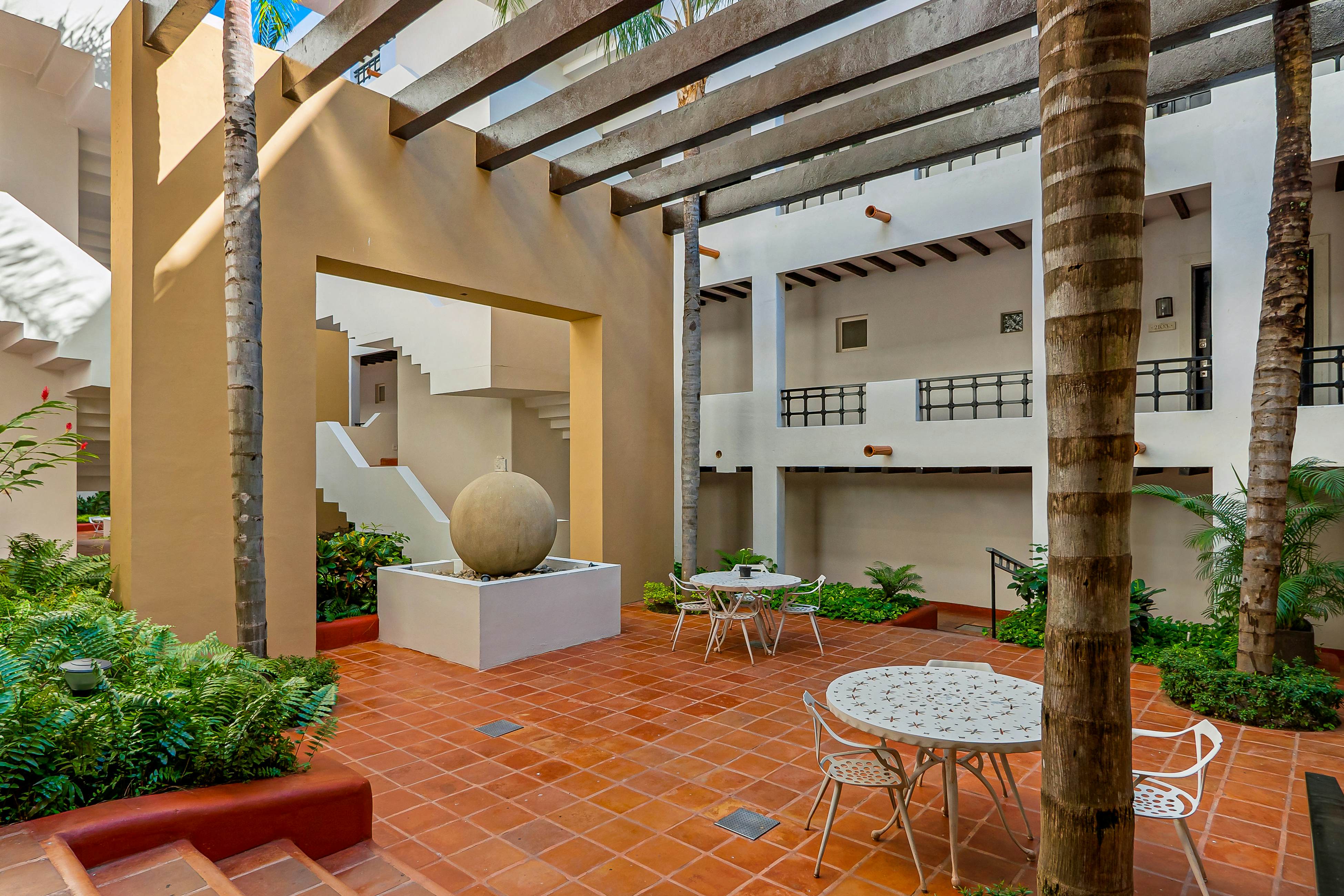 Condominios Taheima # 2110A