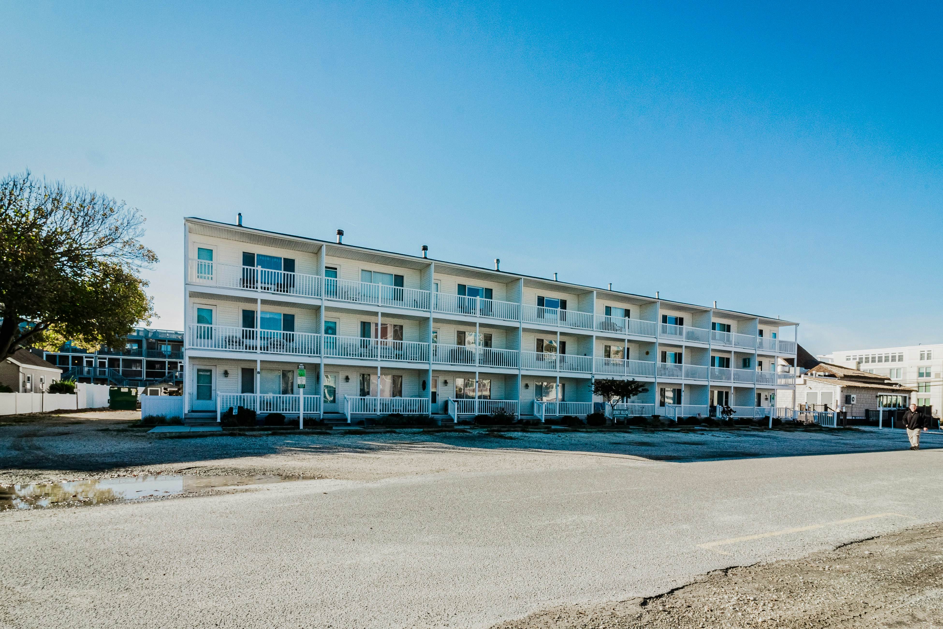 Dewey Villas - 24 Dickinson Ave, Unit #8B