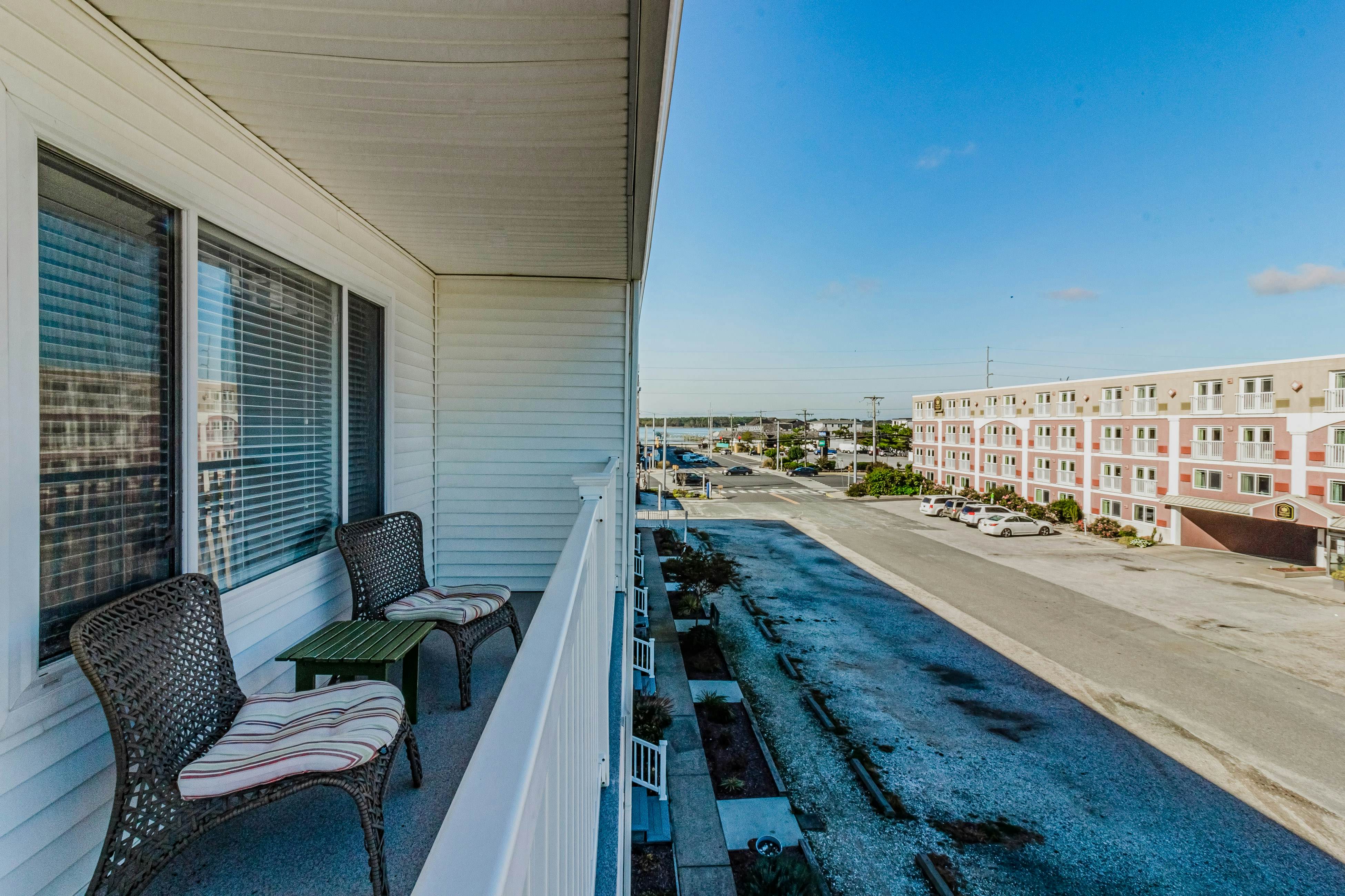 Dewey Villas - 24 Dickinson Ave, Unit #8B