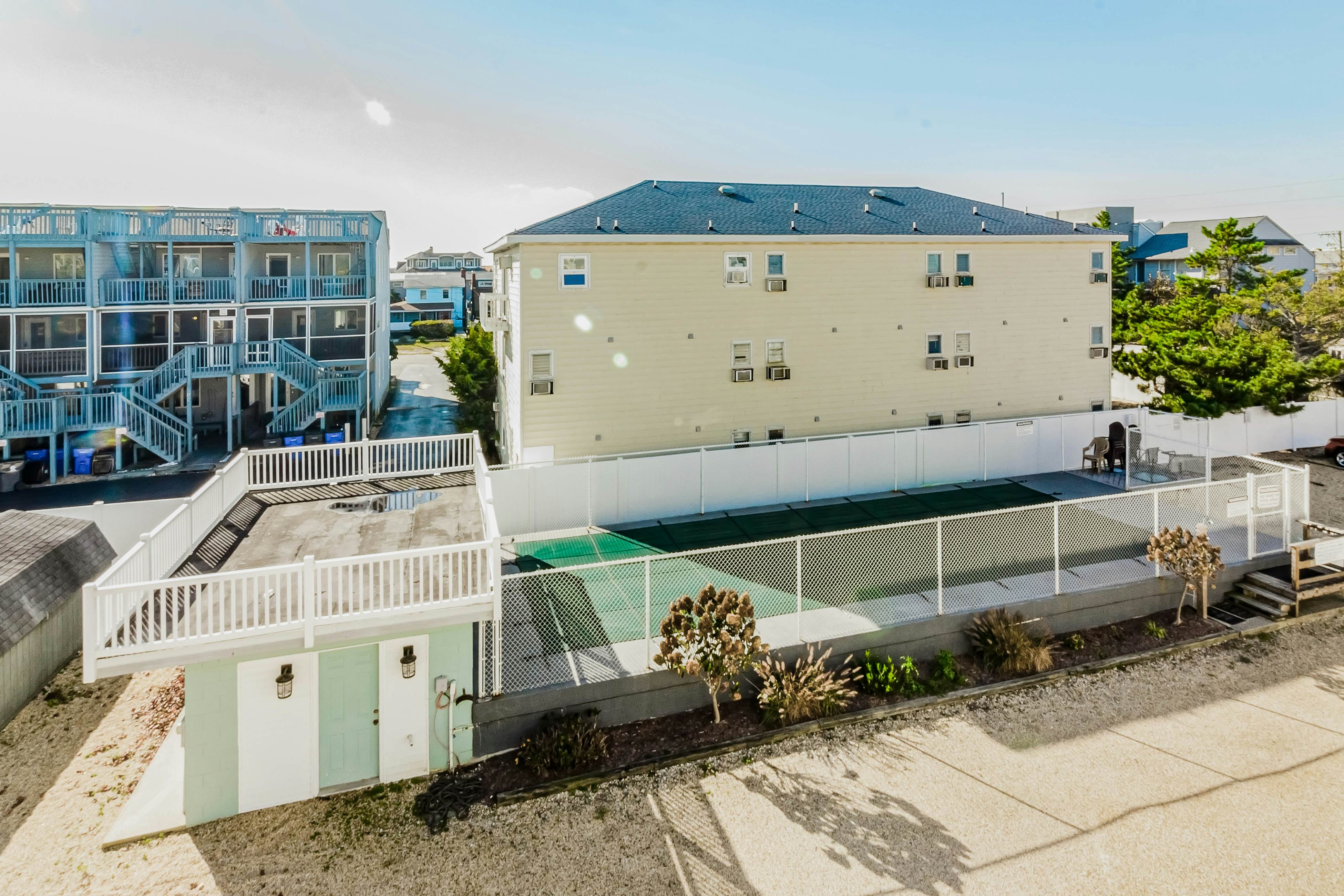 Dewey Villas - 24 Dickinson Ave, Unit #8B