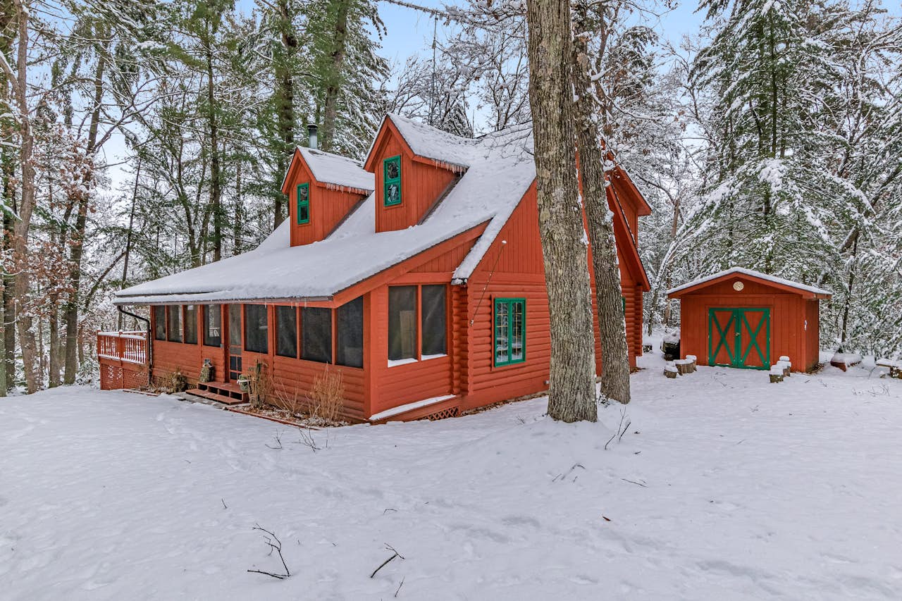 Lemonweir Lodge 2 BD Mauston, WI Vacation Rental Vacasa