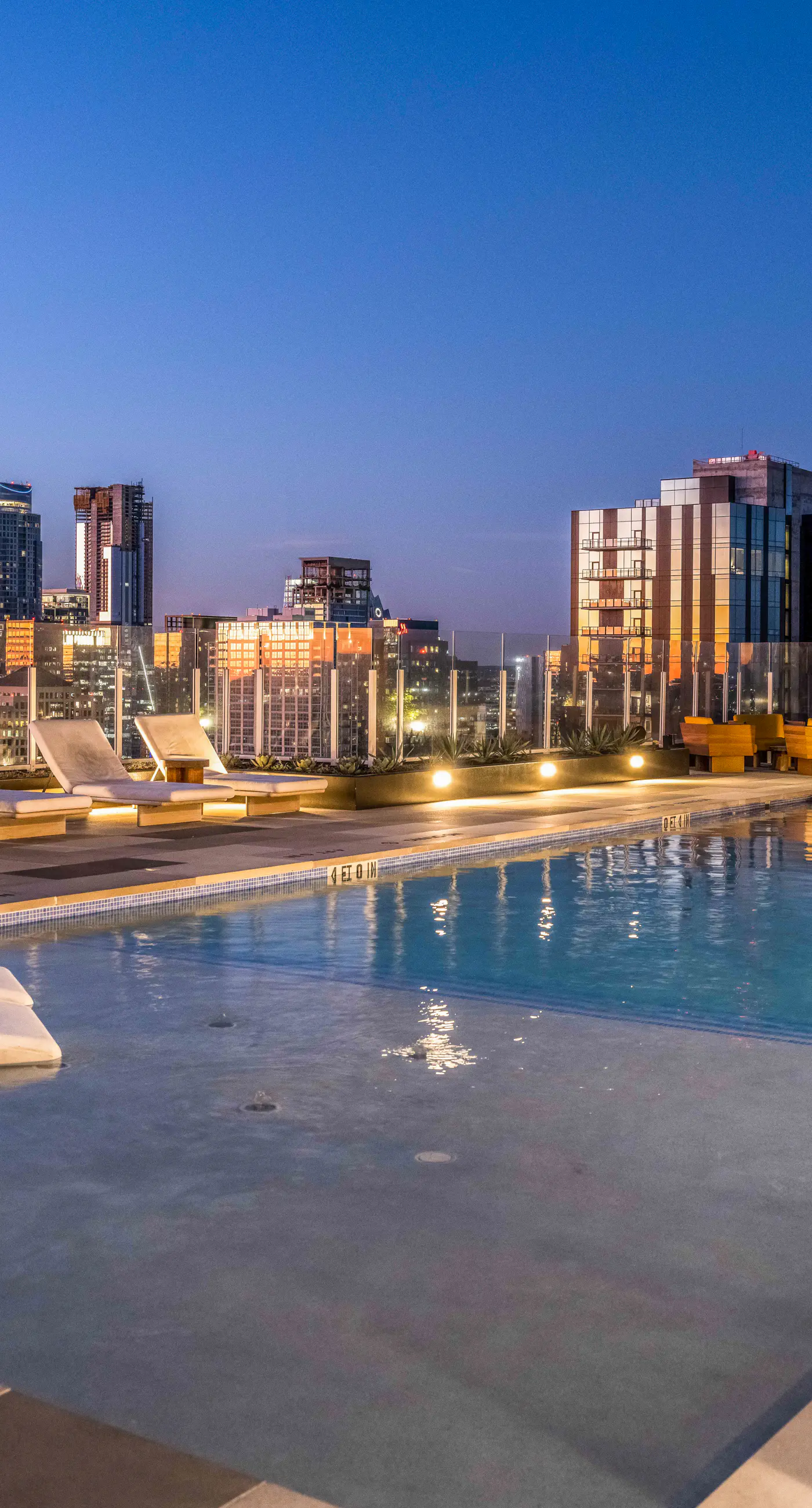 Natiivo Austin Holiday