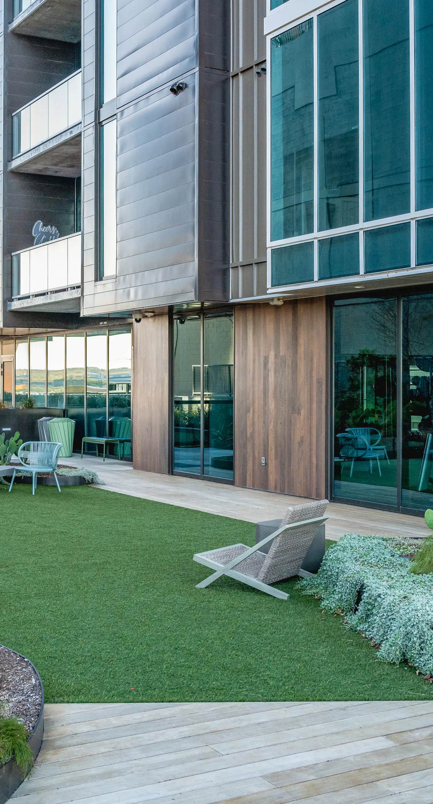 Natiivo Austin Holiday