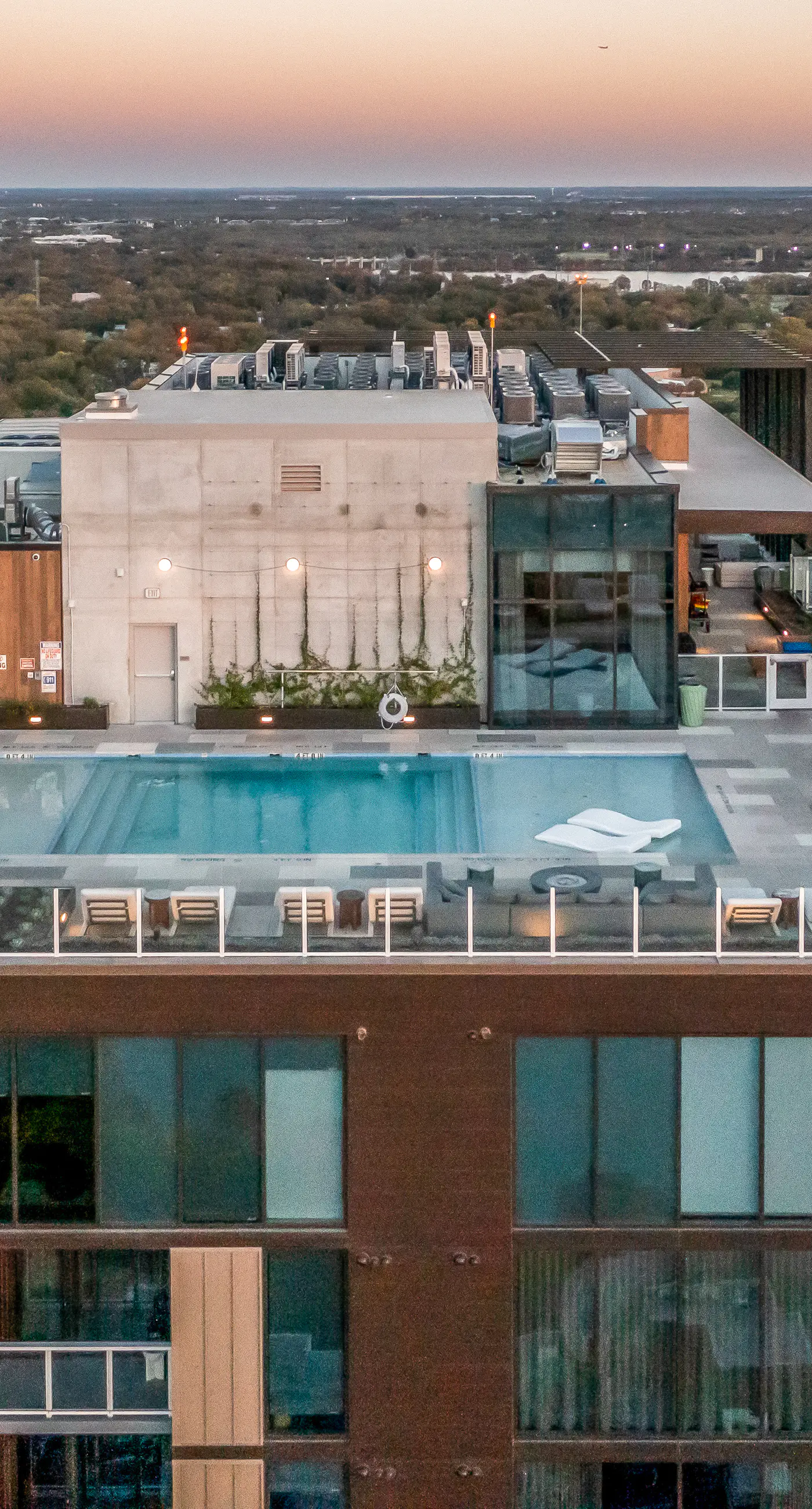 Natiivo Austin Holiday