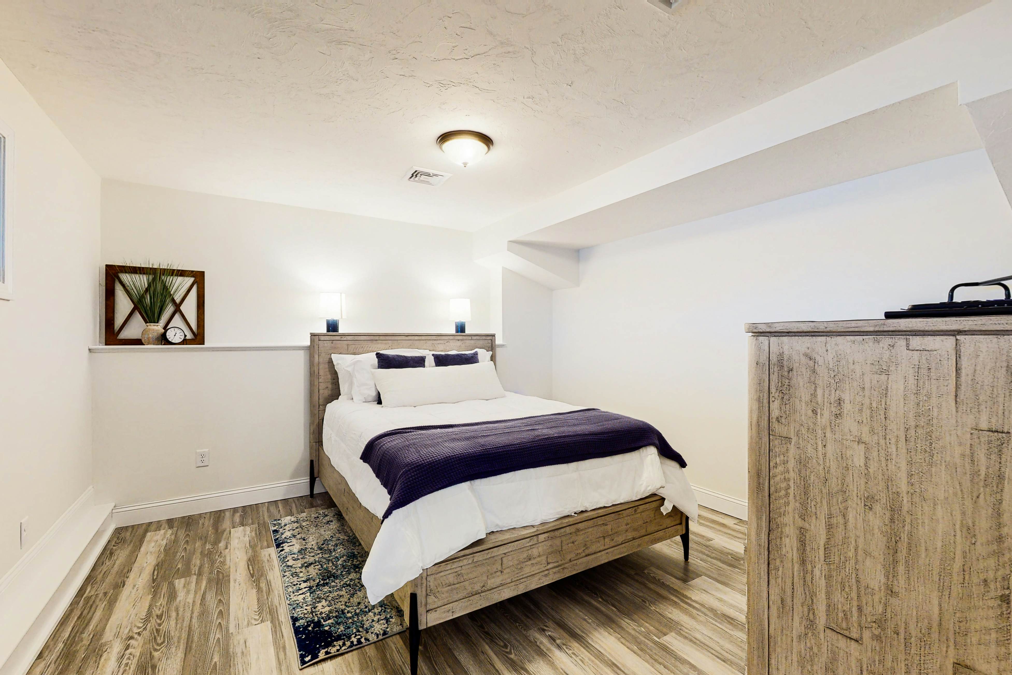 Navy Door Lake Escape