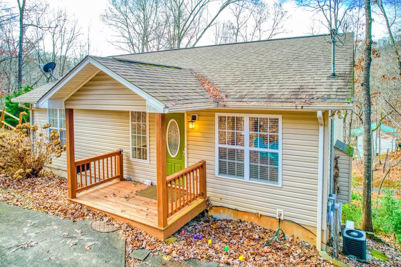 Trimont Mountain Cottage 2 BD Franklin, NC Vacation Rental Vacasa