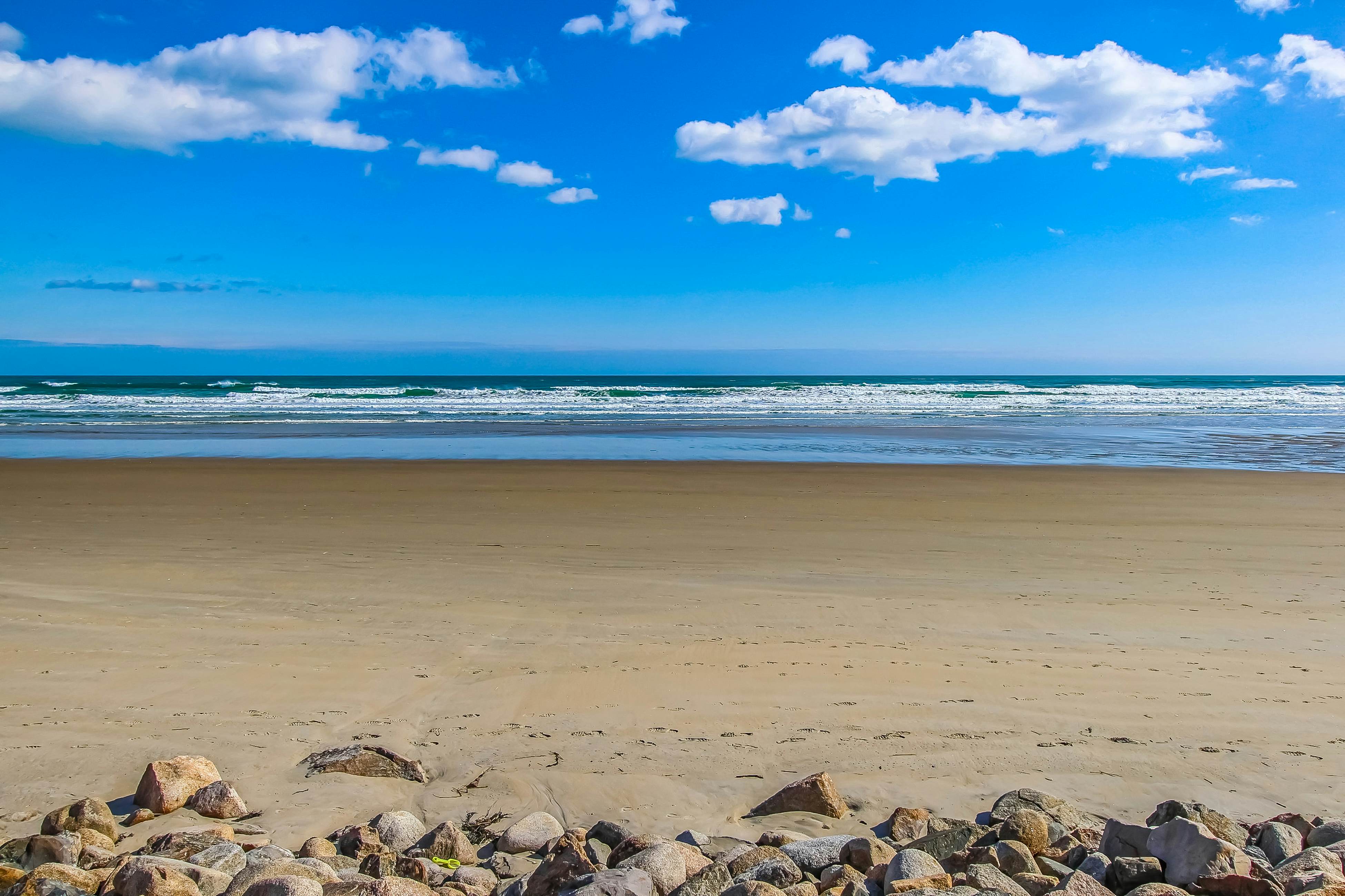 The Lighthouse Getaway -- Holiday House M19