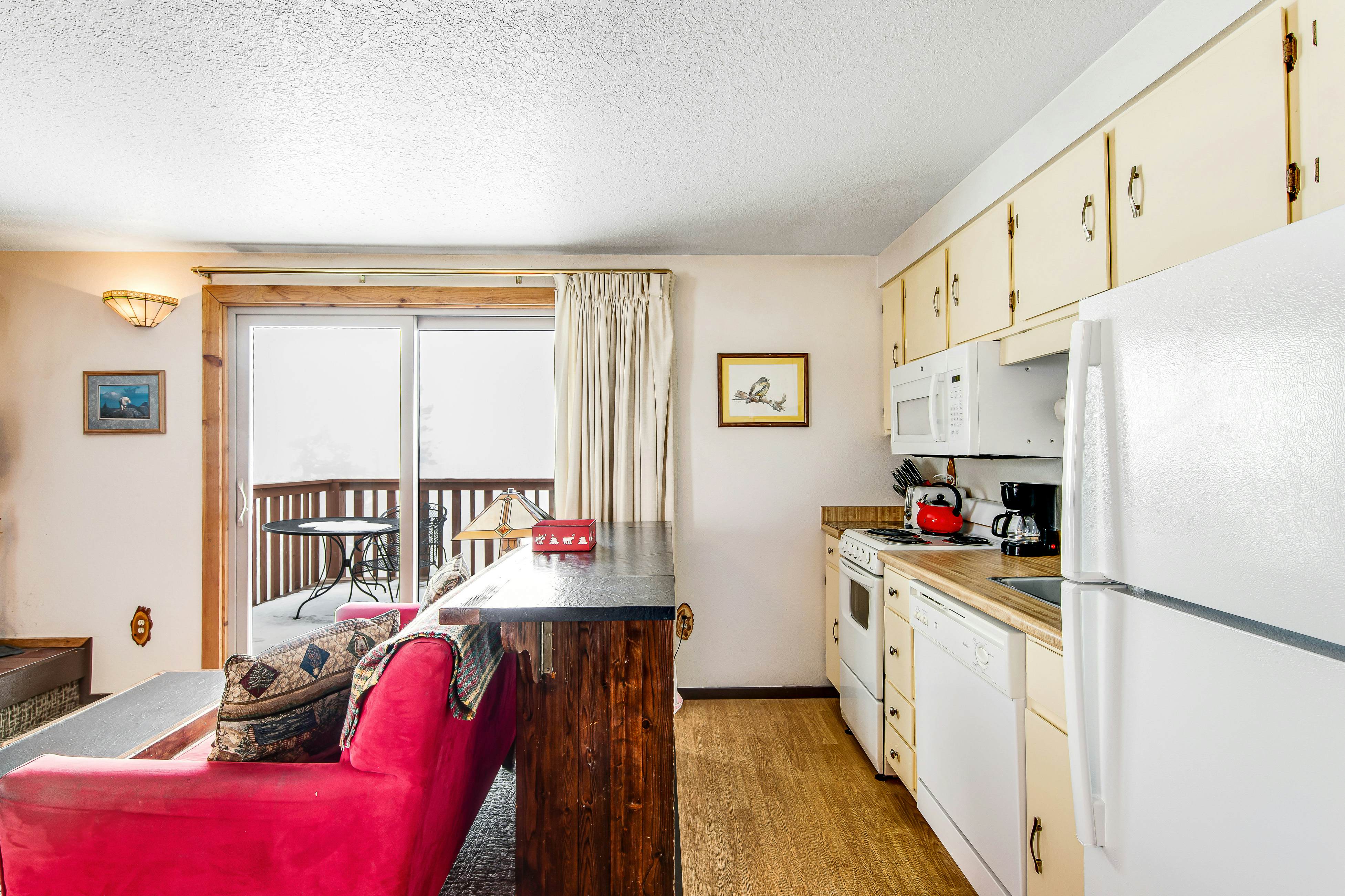 Snowfall Getaway -268 I