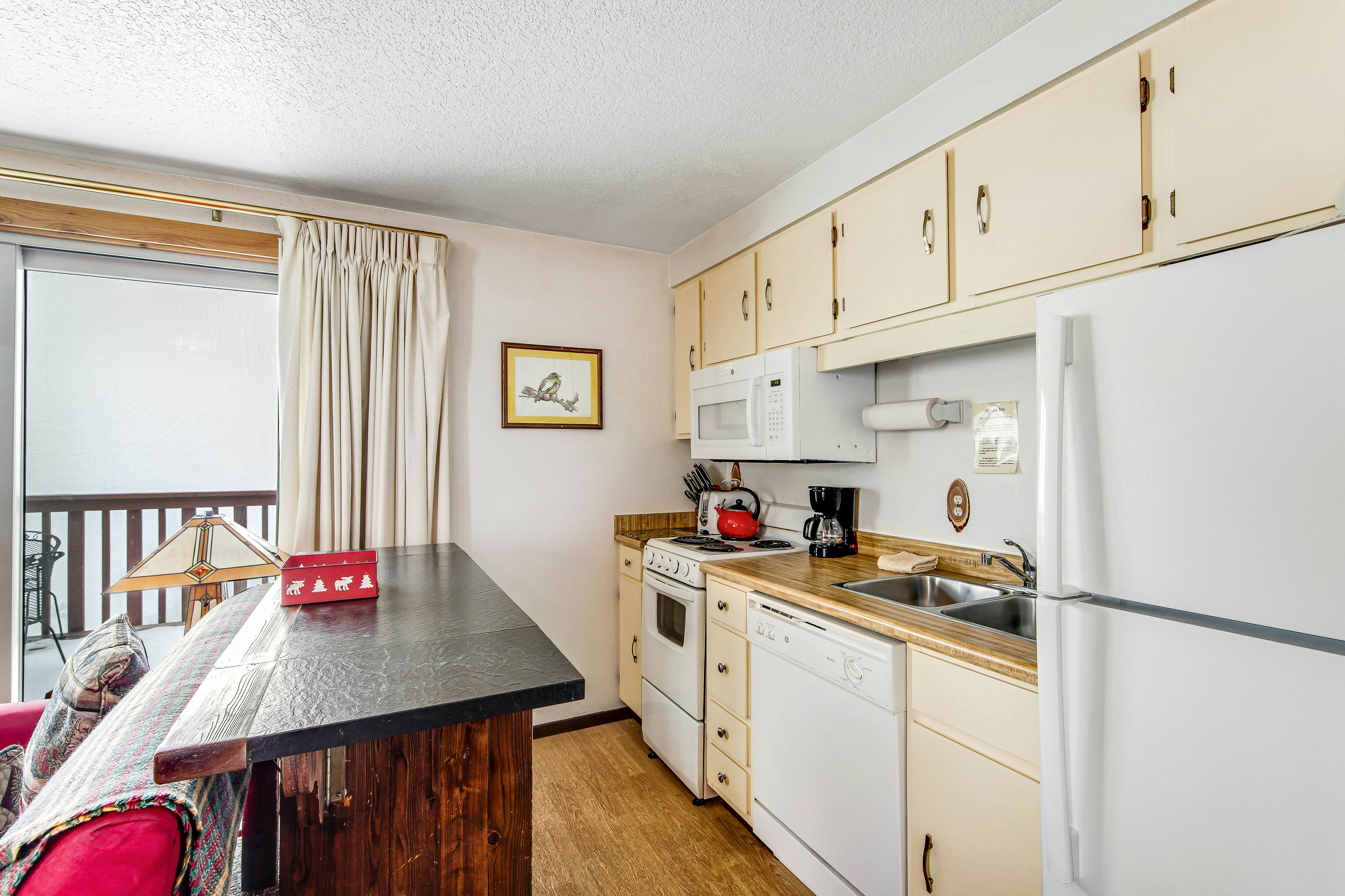 Snowfall Getaway -268 I