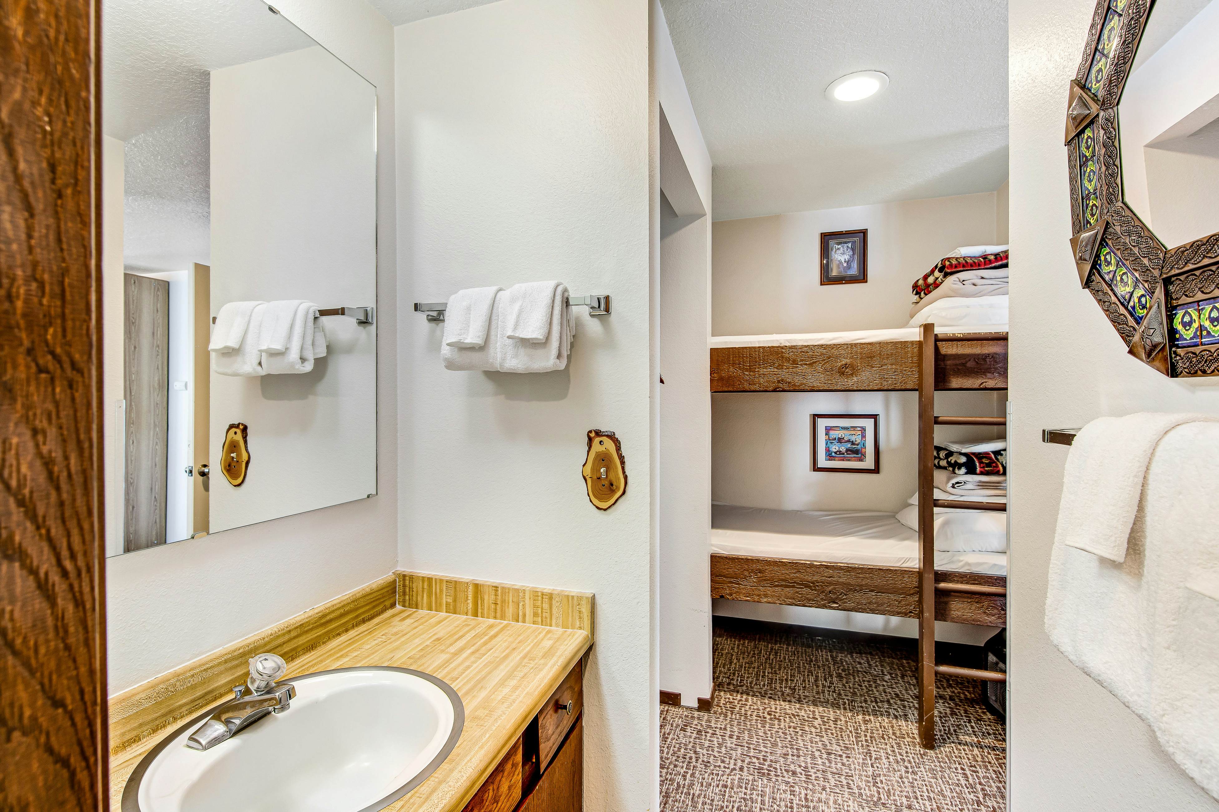 Snowfall Getaway -268 I