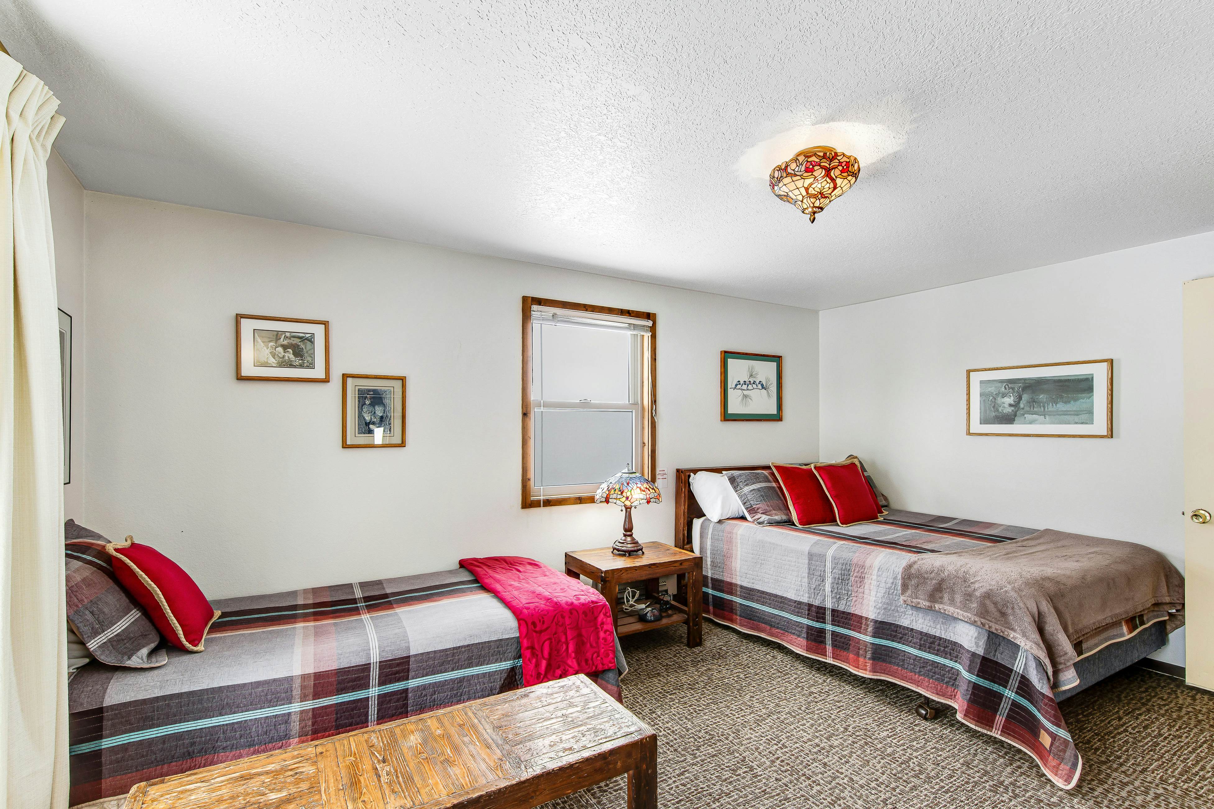 Snowfall Getaway -268 I