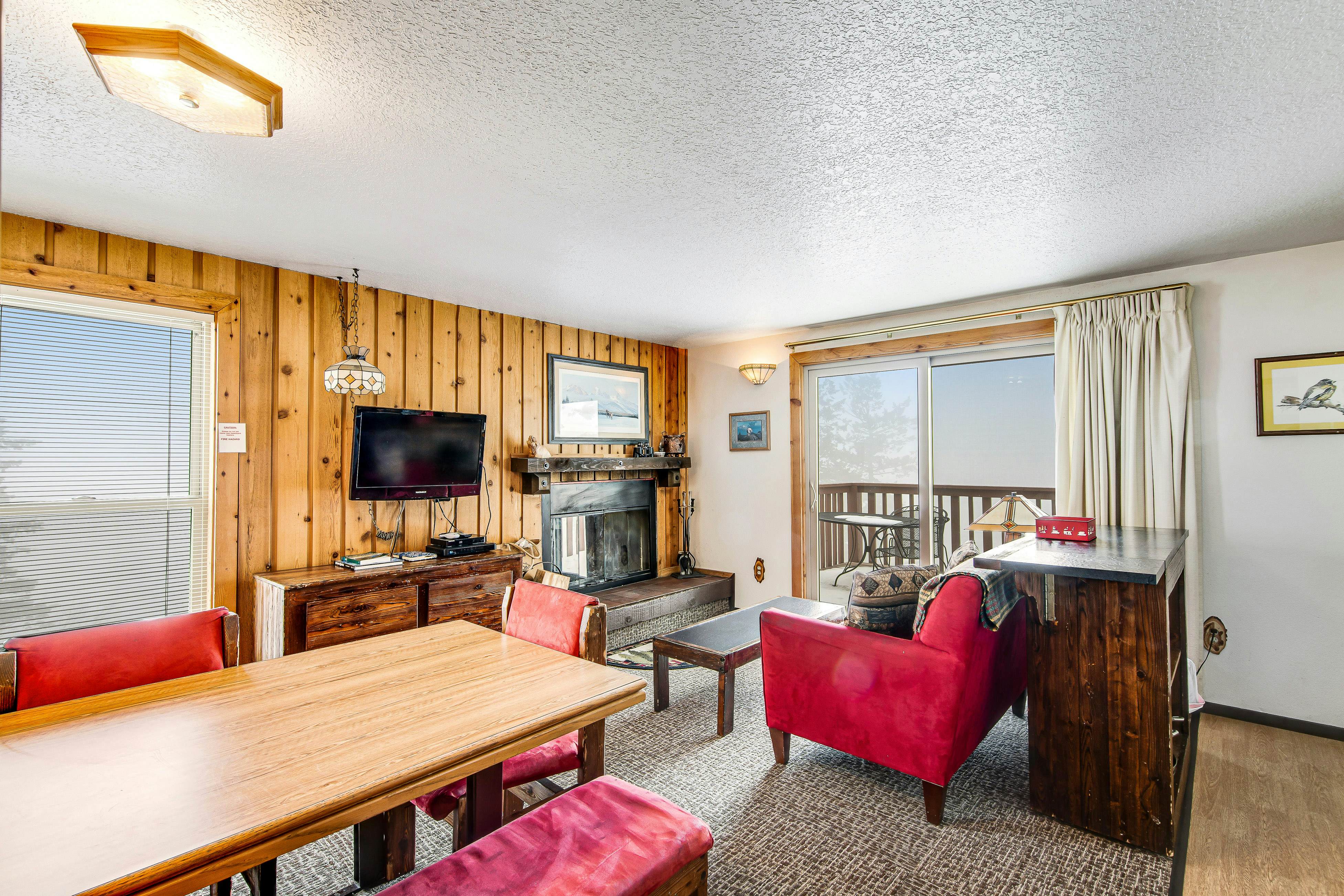 Snowfall Getaway -268 I