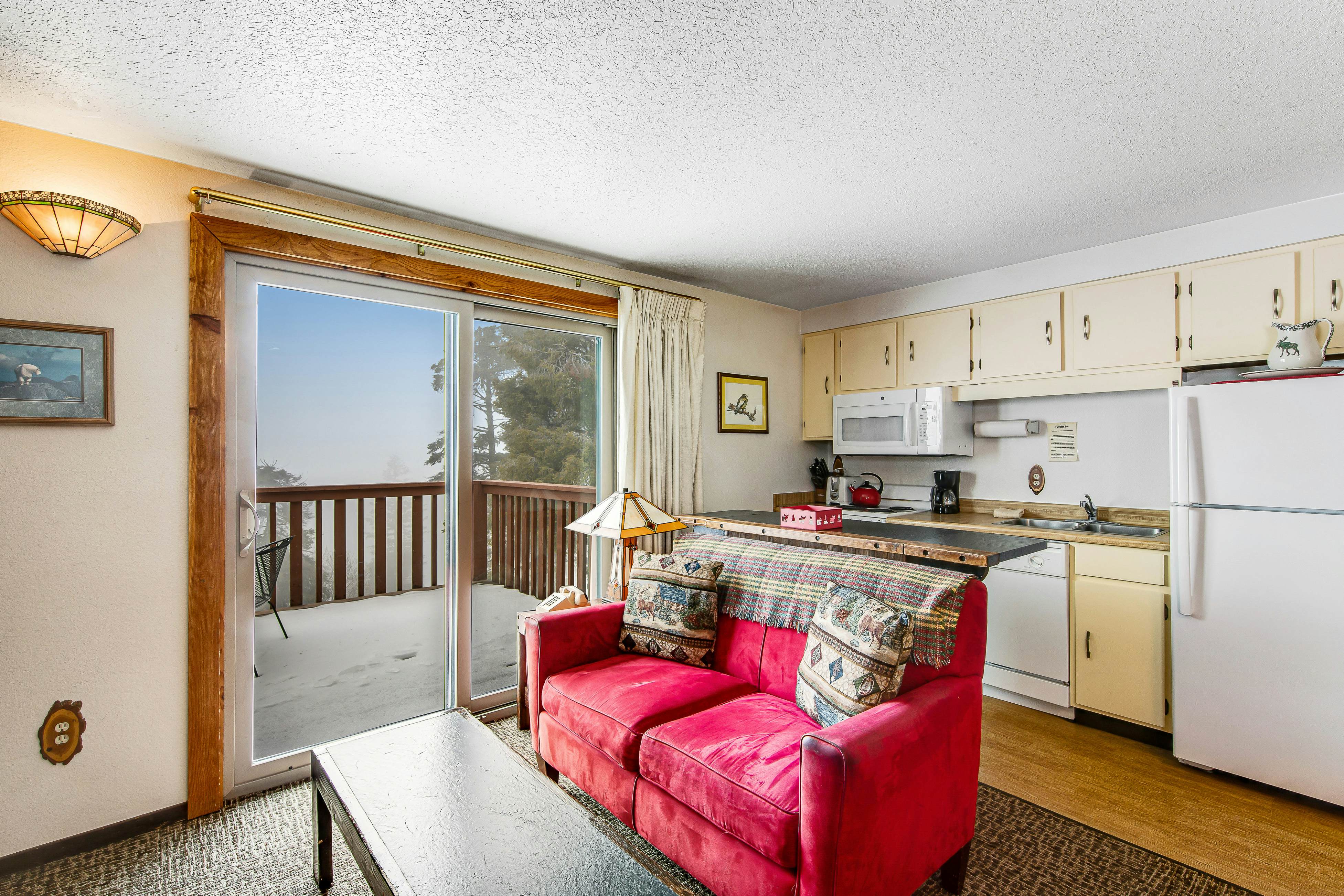 Snowfall Getaway -268 I