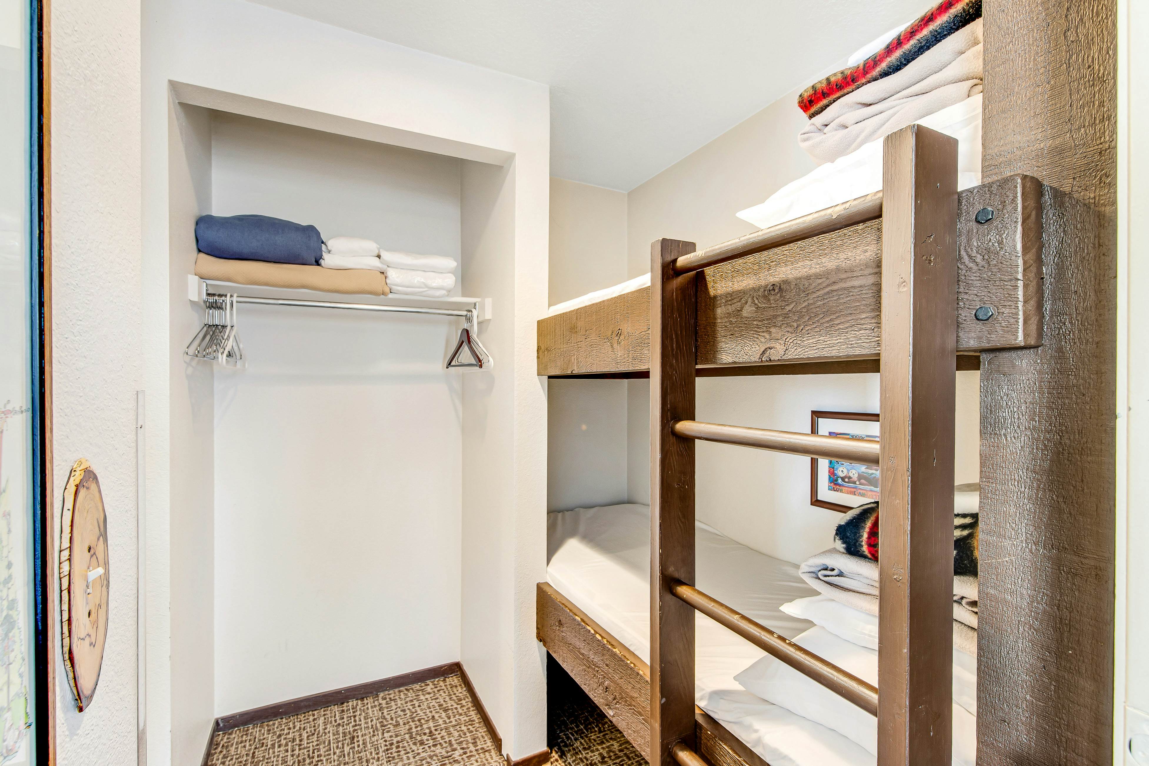 Snowfall Getaway -268 I