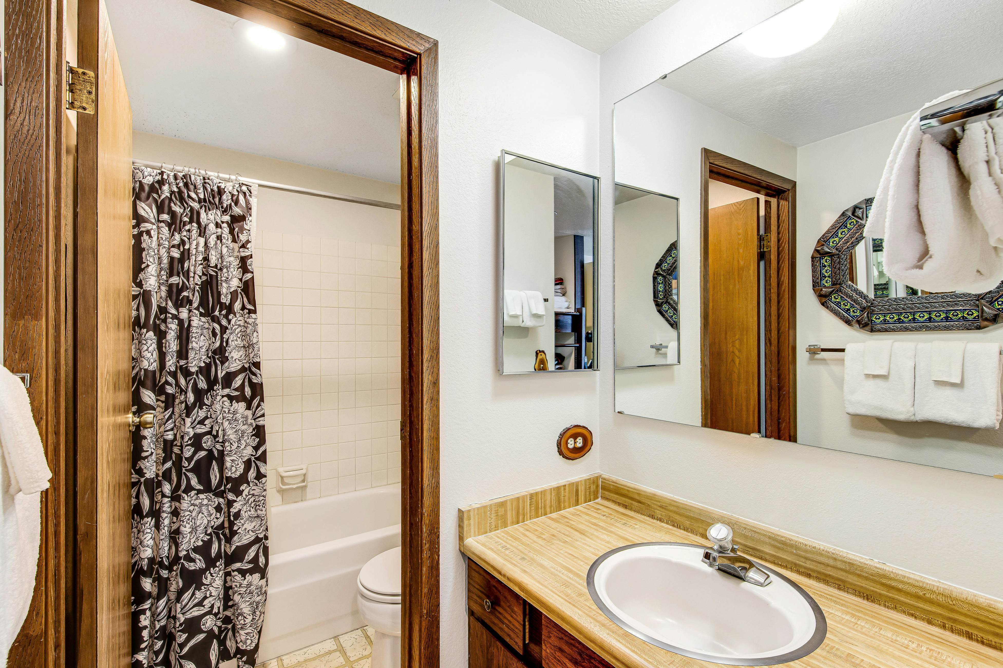 Snowfall Getaway -268 I