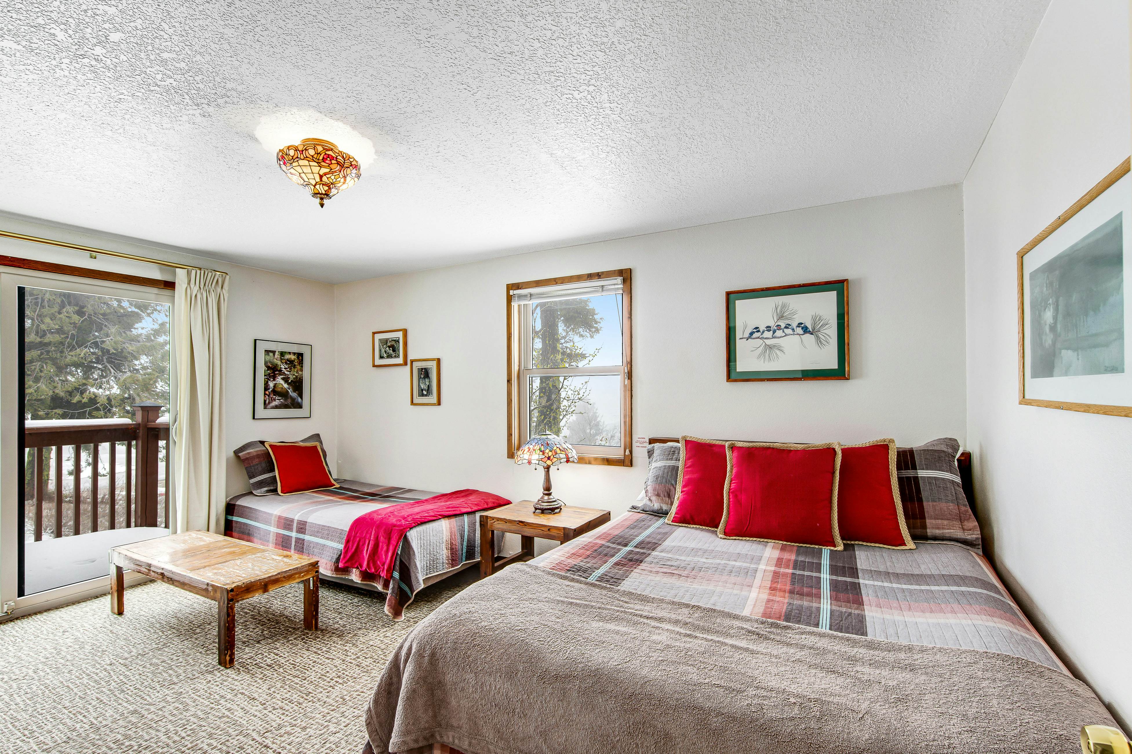 Snowfall Getaway -268 I