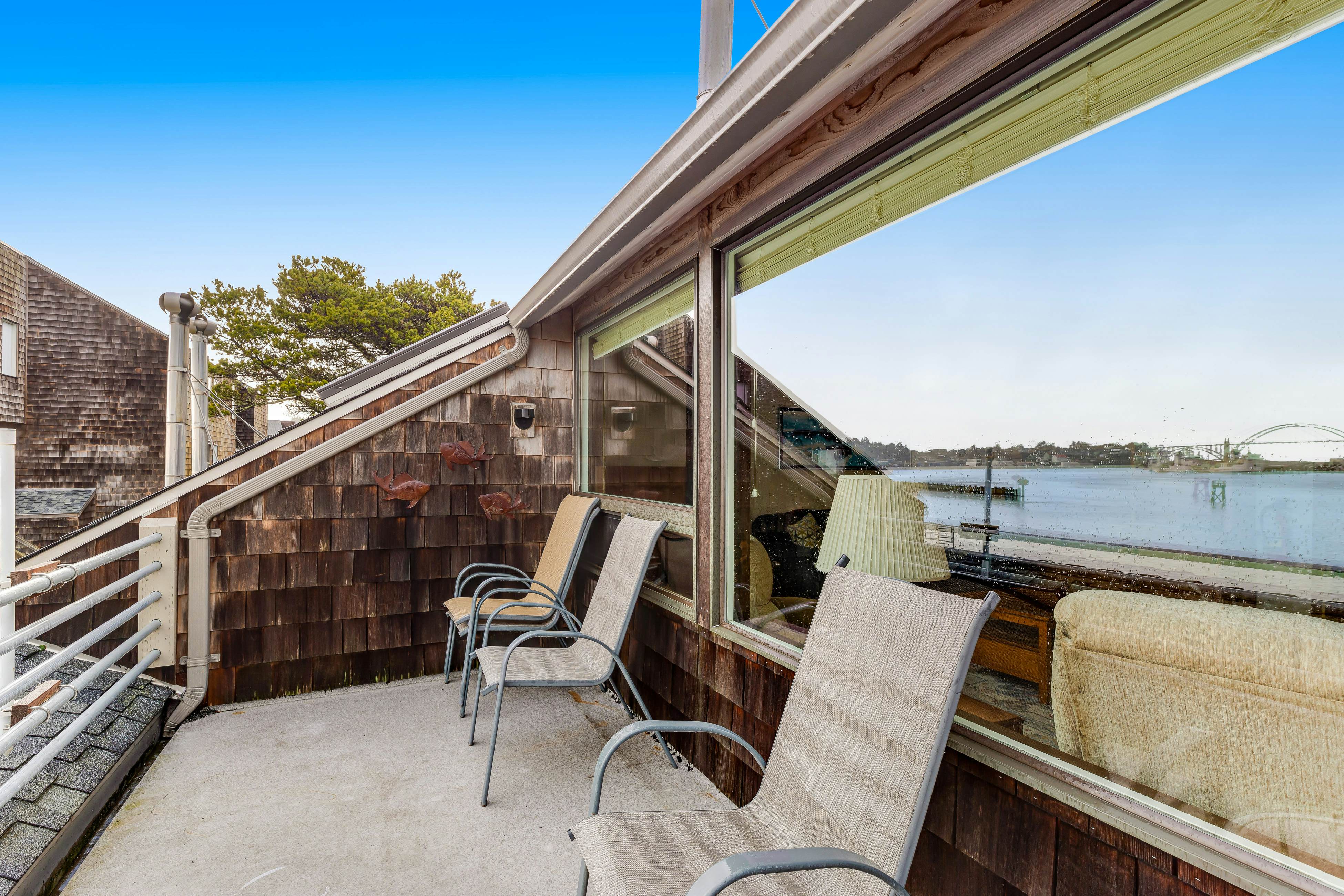 Embarcadero Condo E225 2 BD Newport, OR Vacation Rental Vacasa