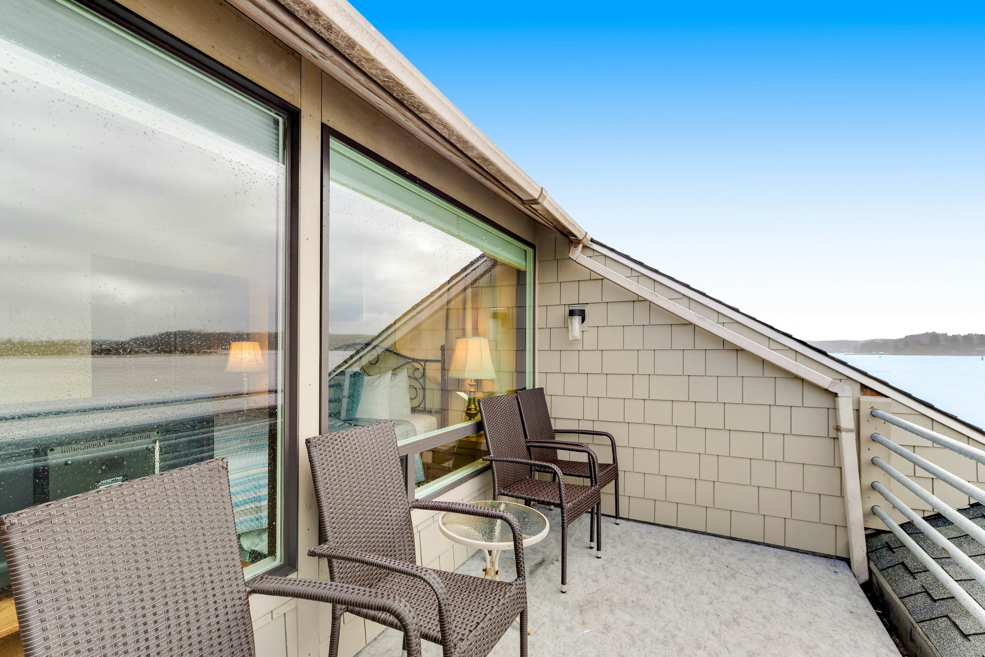 Embarcadero Condo E225 2 BD Newport, OR Vacation Rental Vacasa