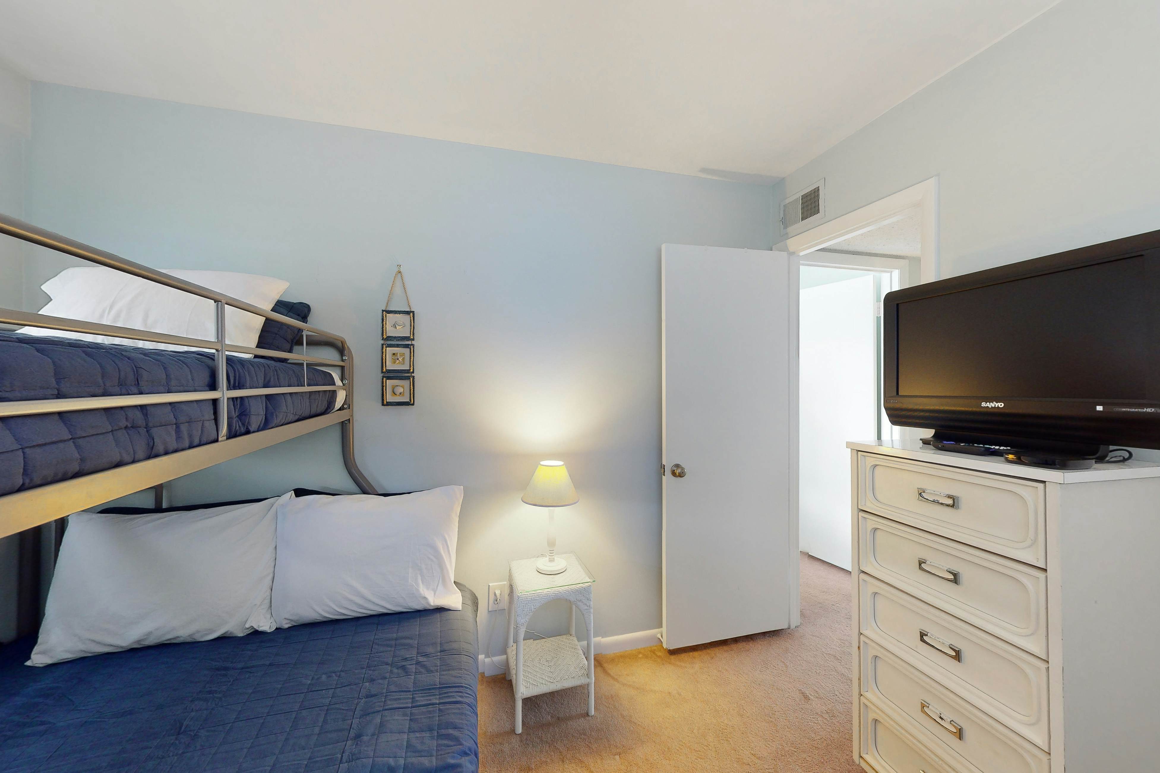 Dewey Villas - 24 Dickinson Ave, Unit #8B