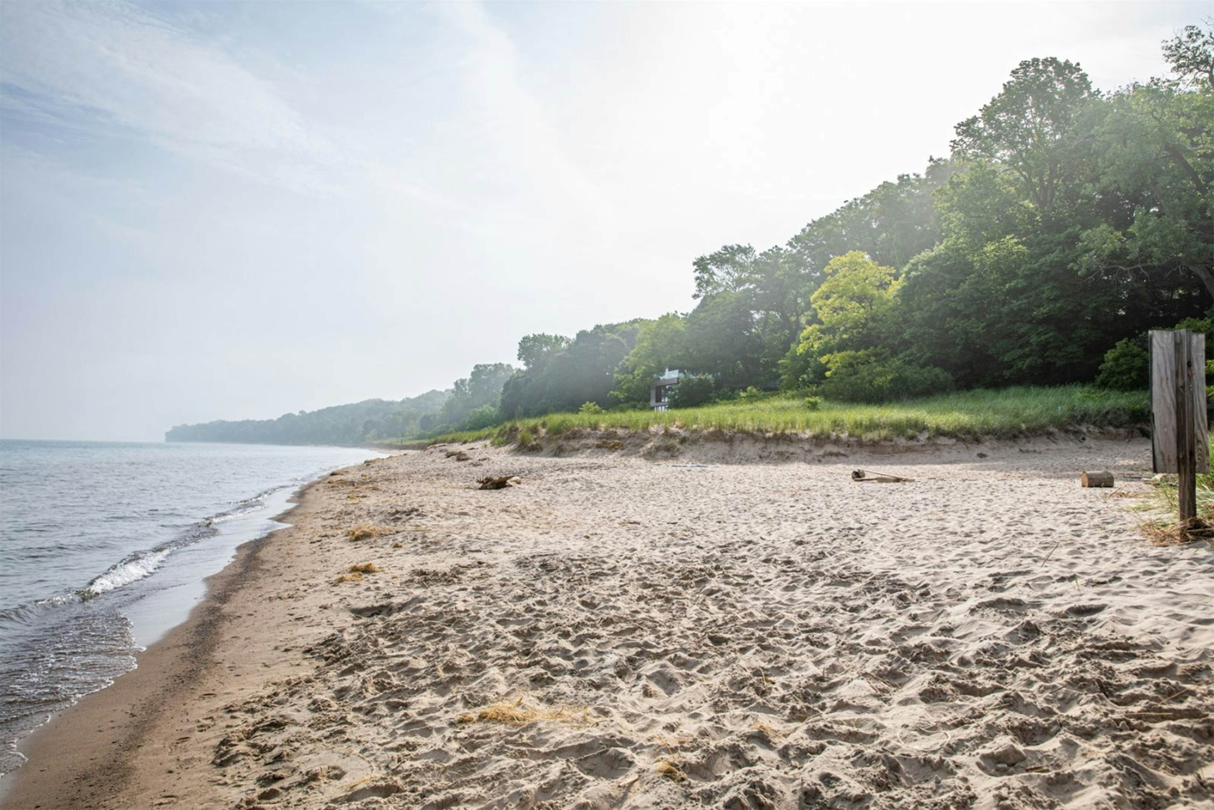 Seaglass Lakeshore Cottage