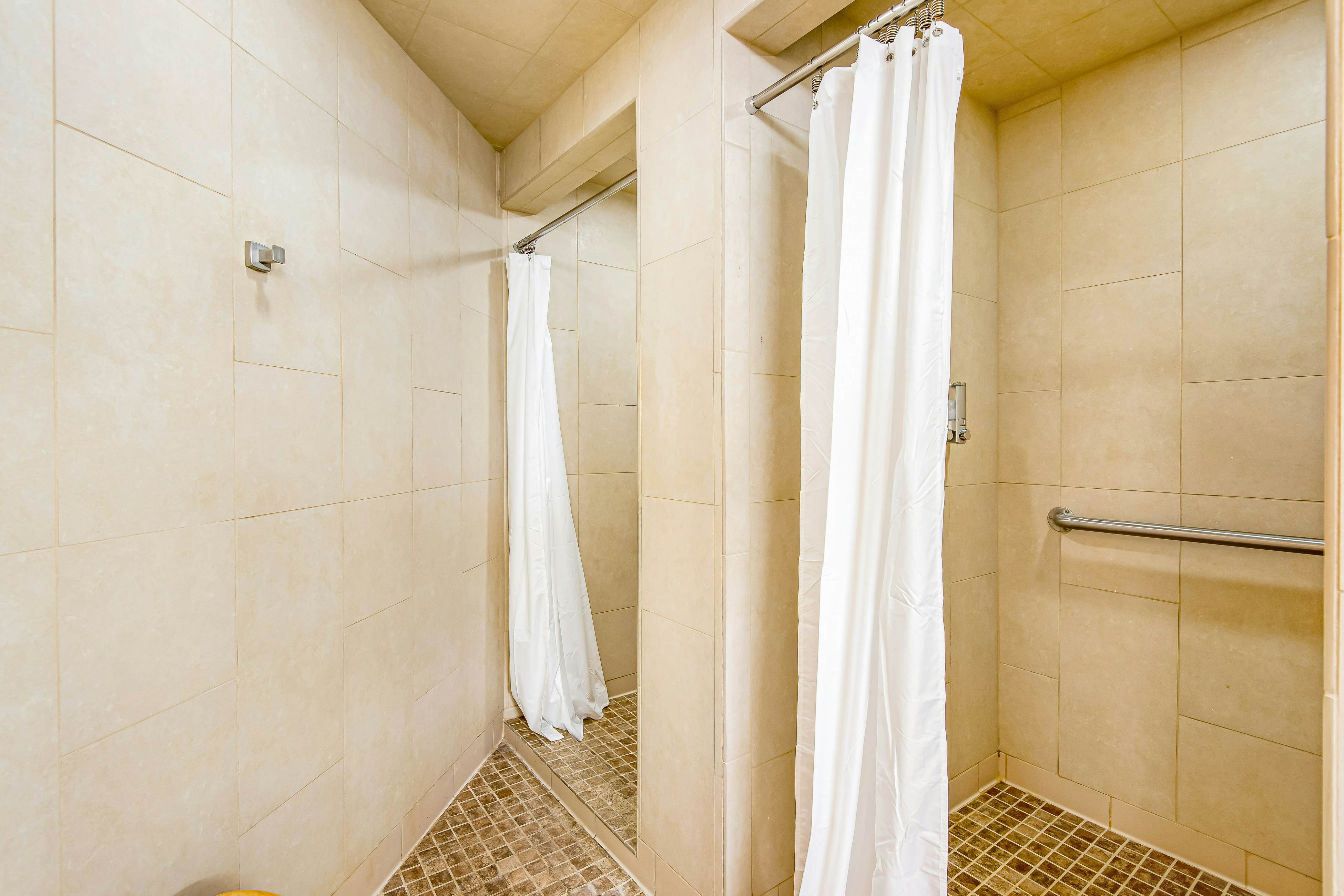 Iron Horse Resort D3084--Studio