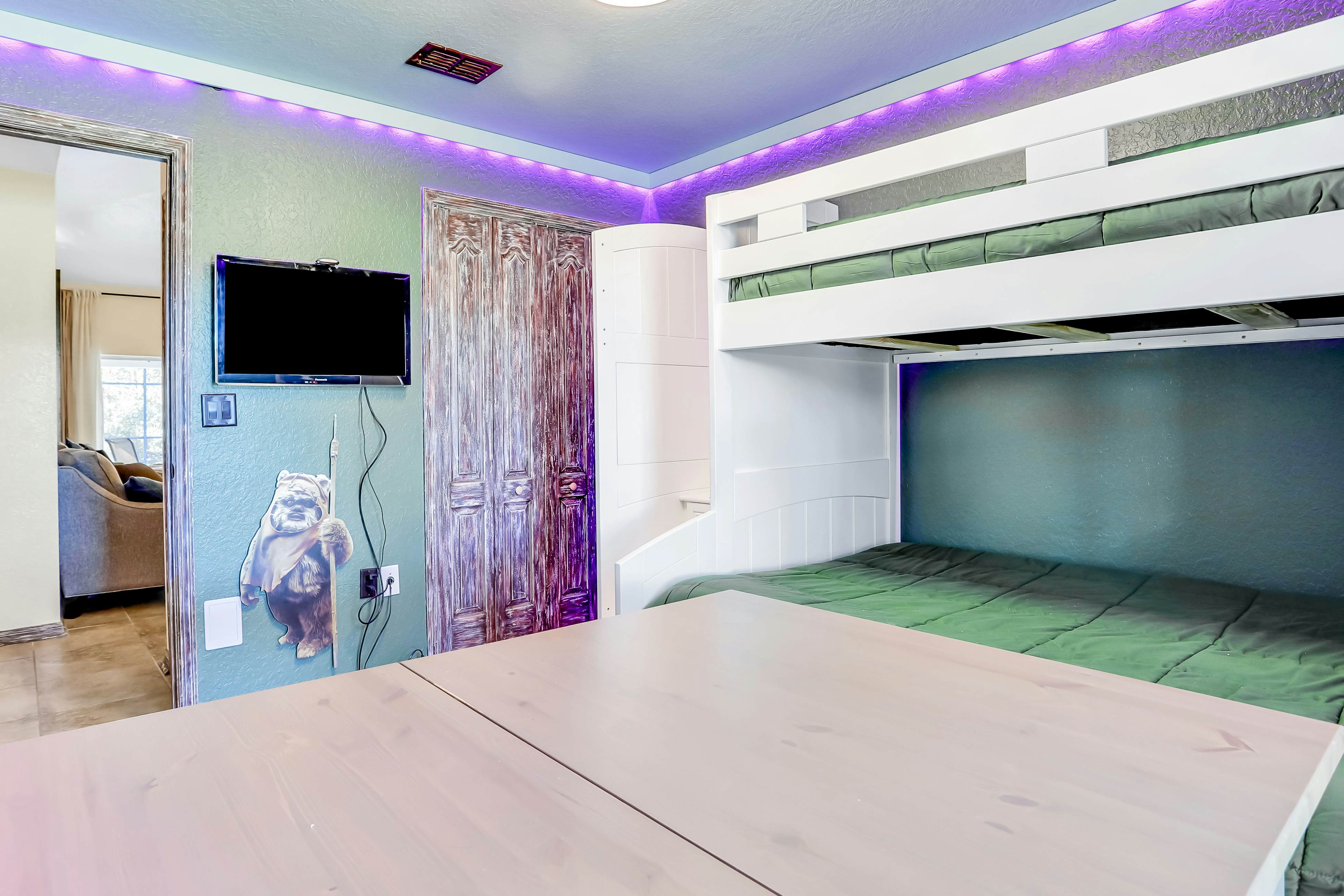 Warm Welcomes on Woodcrest 