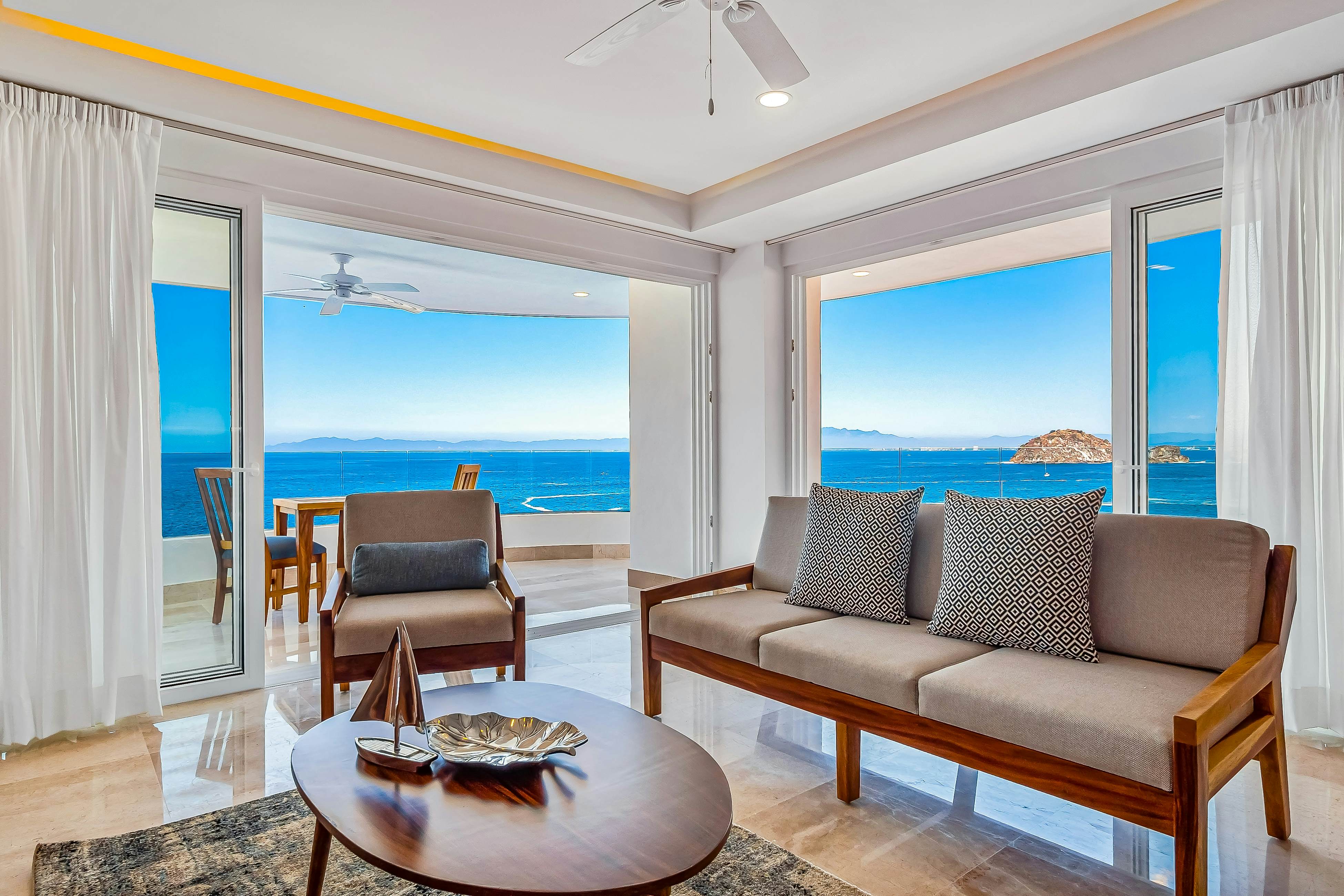 Blue Horizon 701 at Residences