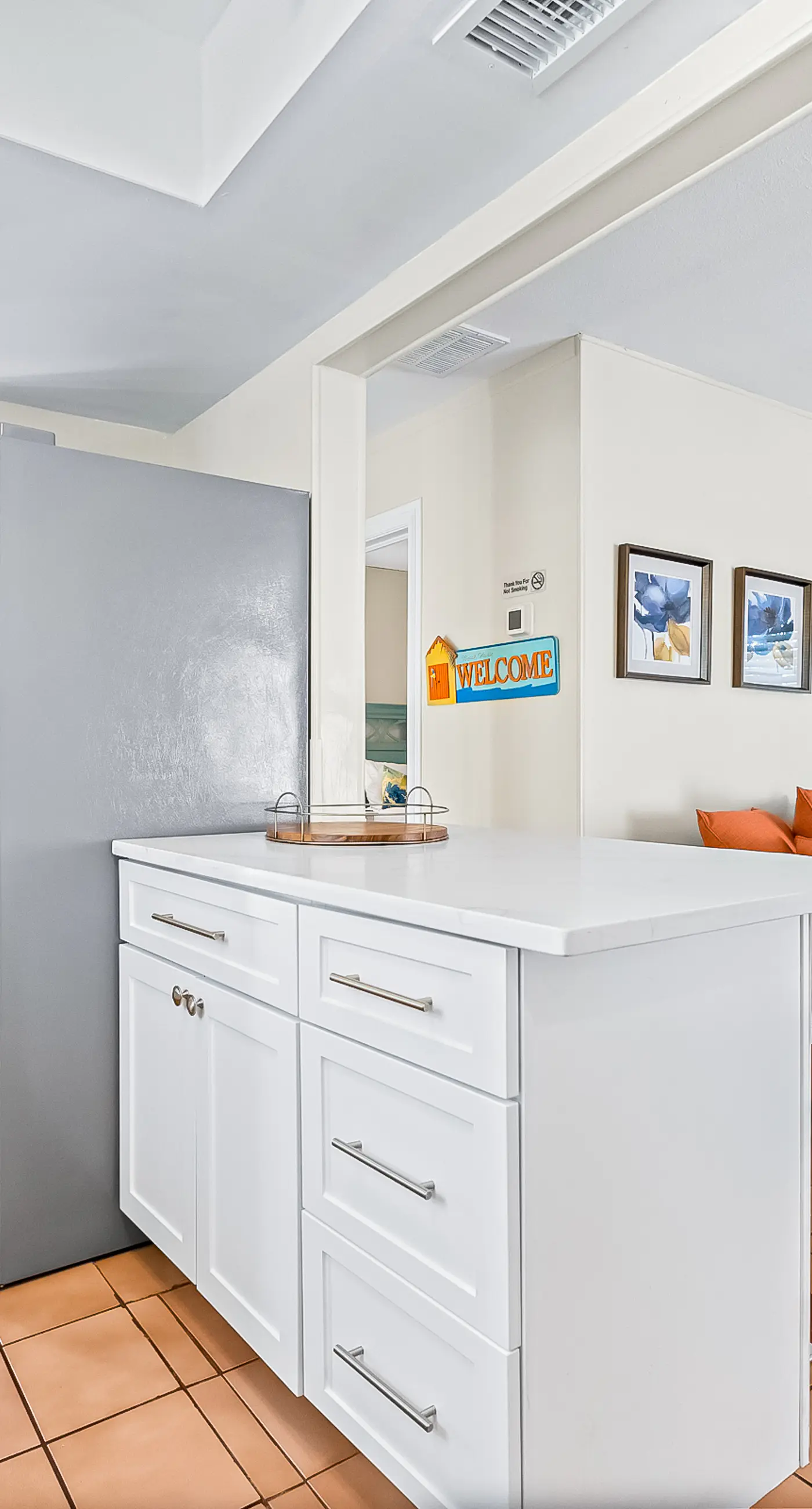 Beachy Keen Cottage 3 BD Belleair Beach, FL Vacation Rental Vacasa