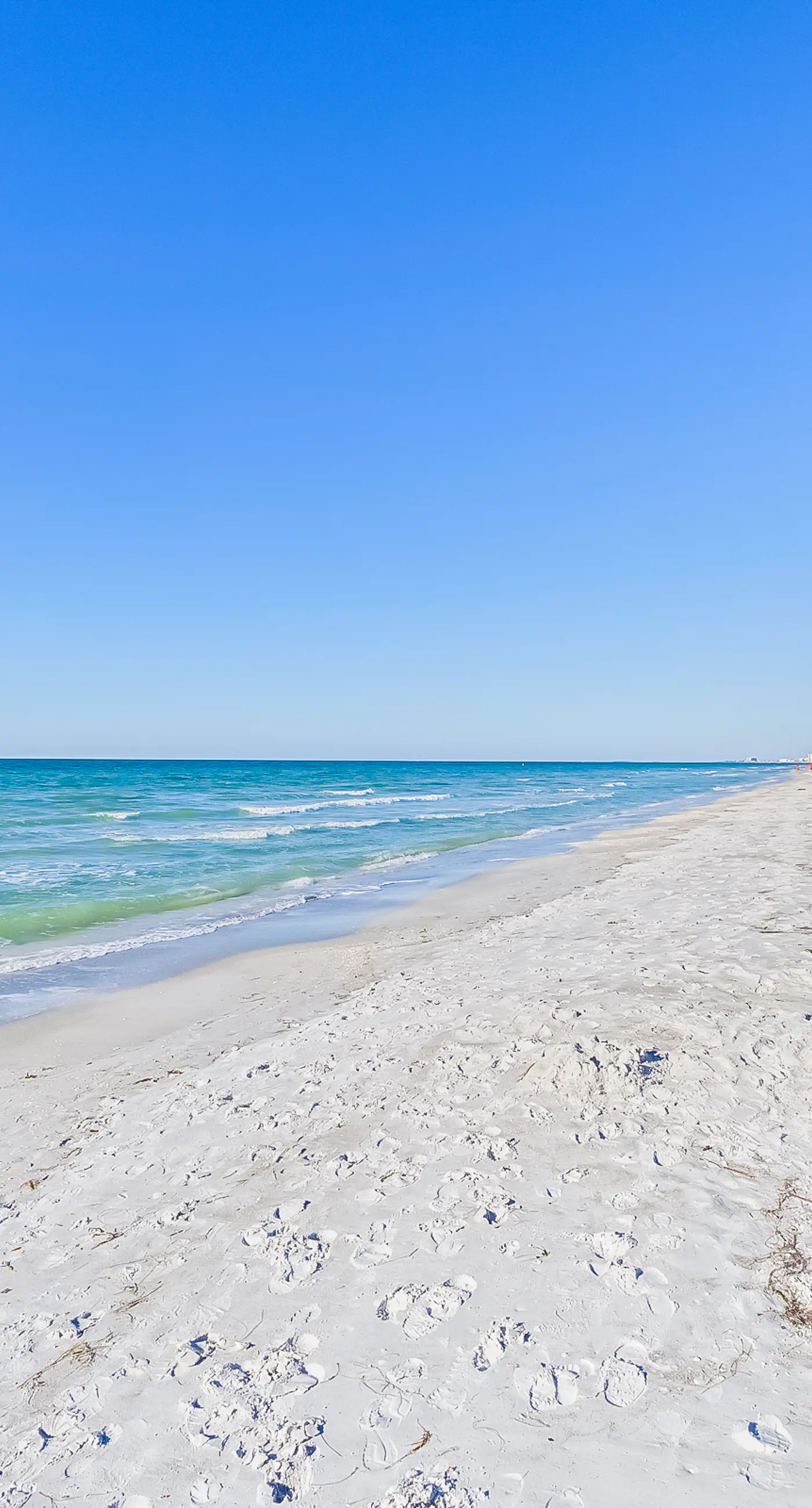 Beachy Keen Cottage 3 BD Belleair Beach, FL Vacation Rental Vacasa