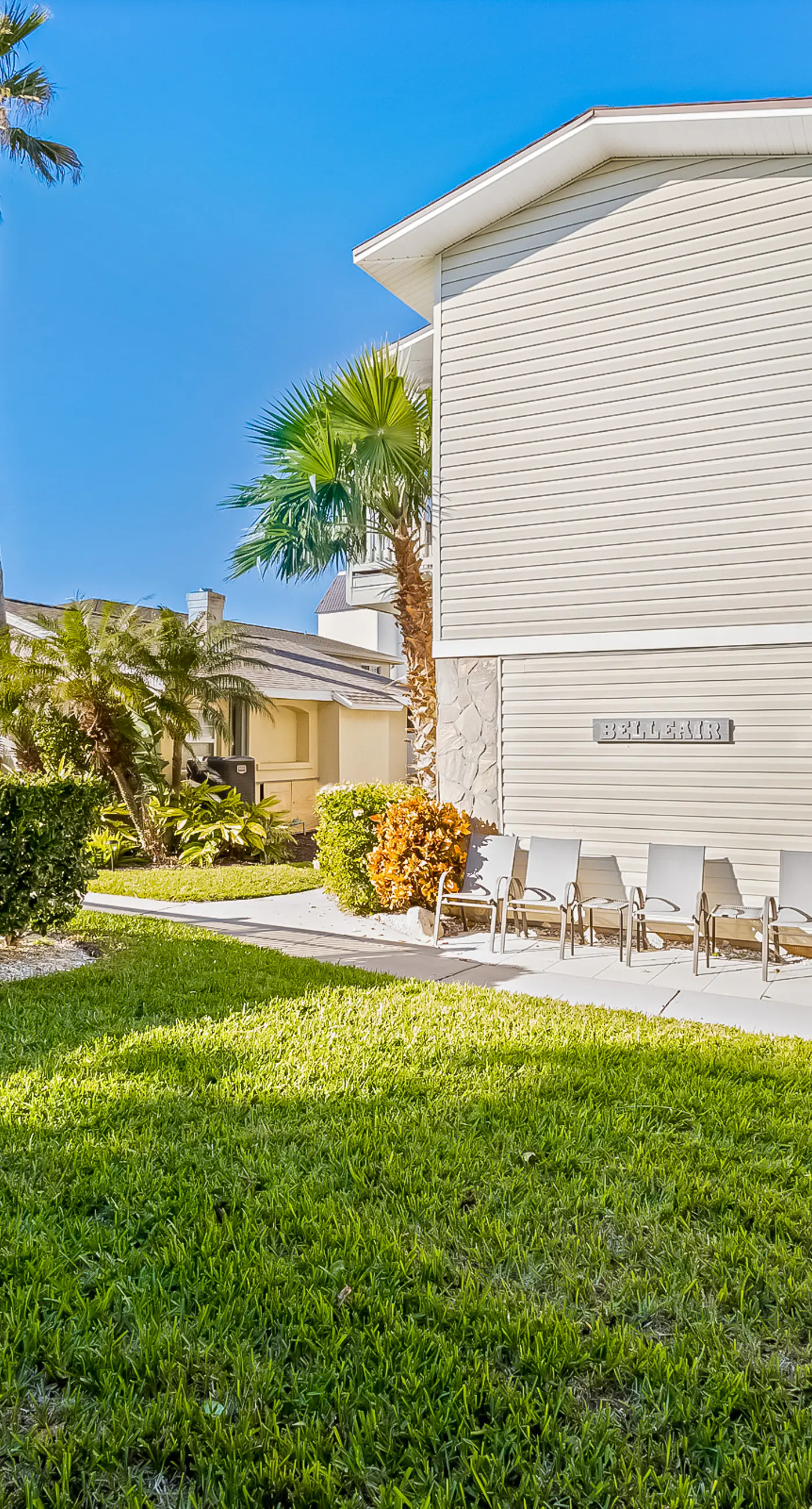 Beachy Keen Cottage 3 BD Belleair Beach, FL Vacation Rental Vacasa