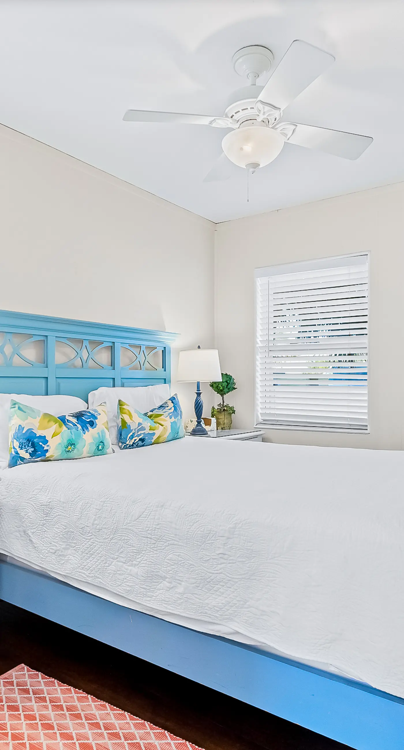 Beachy Keen Cottage 3 BD Belleair Beach, FL Vacation Rental Vacasa