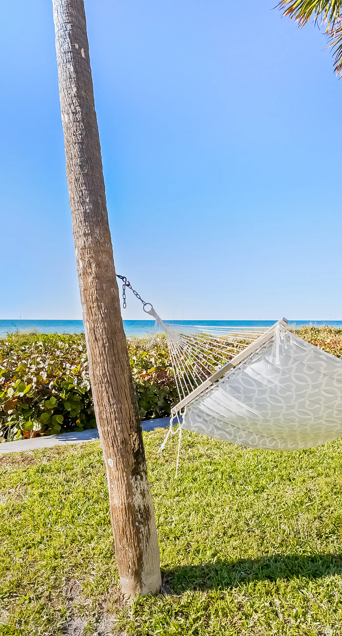 Beachy Keen Cottage 3 BD Belleair Beach, FL Vacation Rental Vacasa